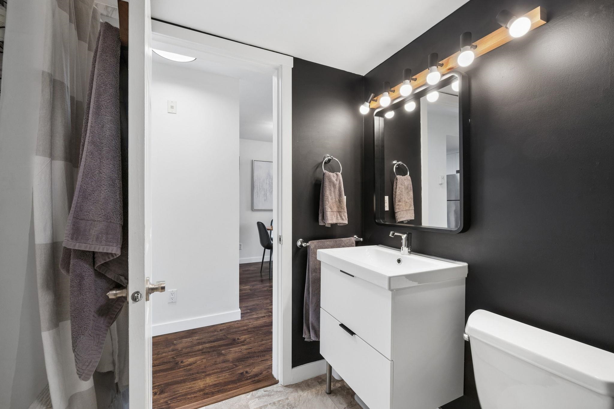 301 1519 GRANT AVENUE Unit: 301