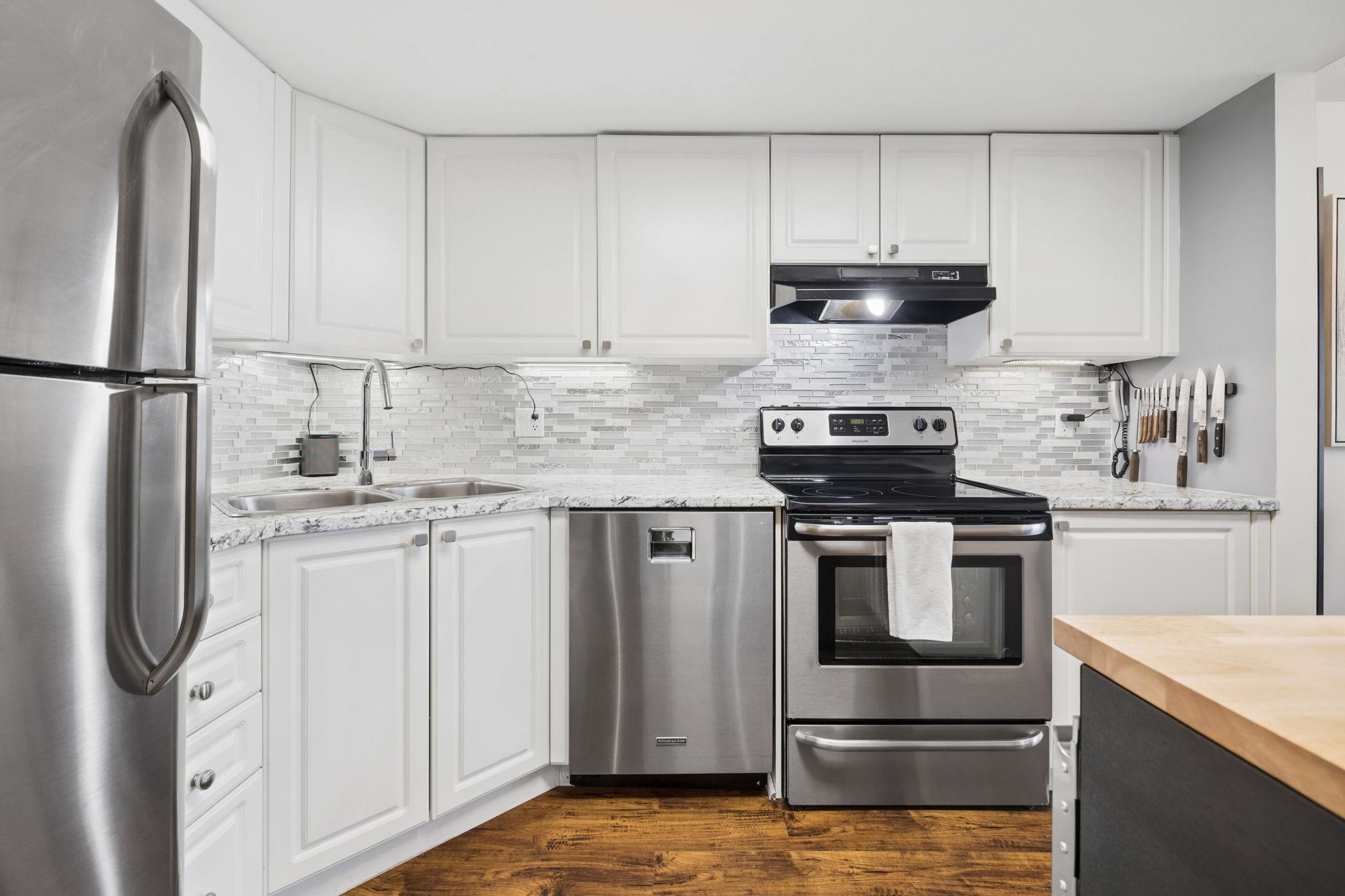 301 1519 GRANT AVENUE Unit: 301