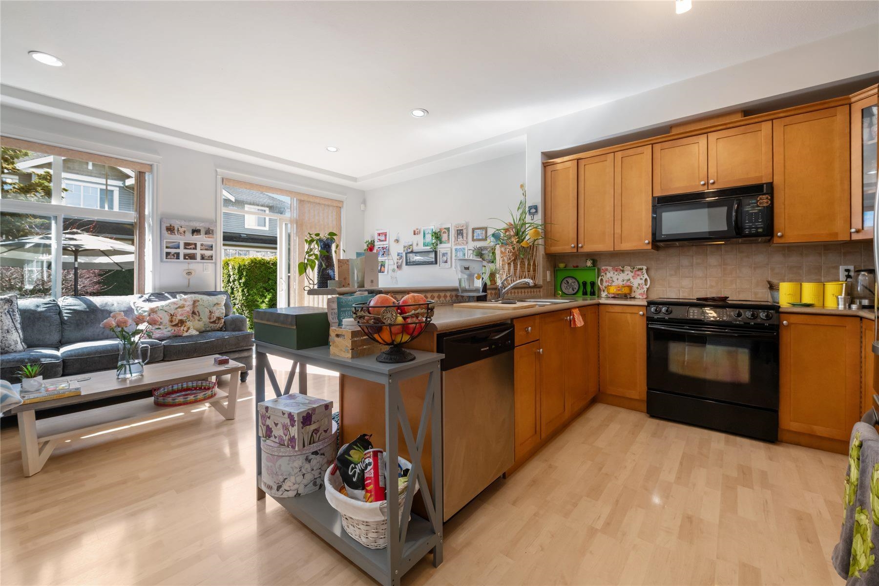 37 16760 61 AVENUE Unit: 37