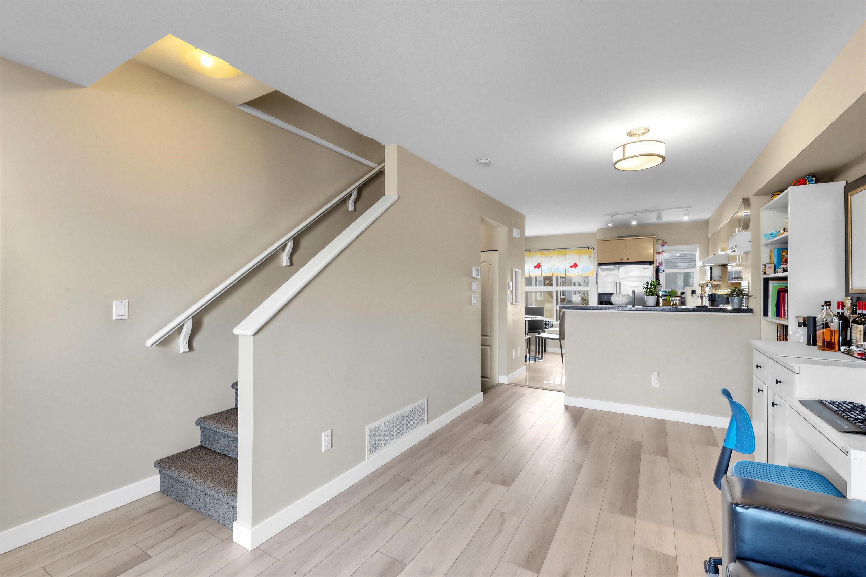 19 7100 LYNNWOOD DRIVE Unit: 19