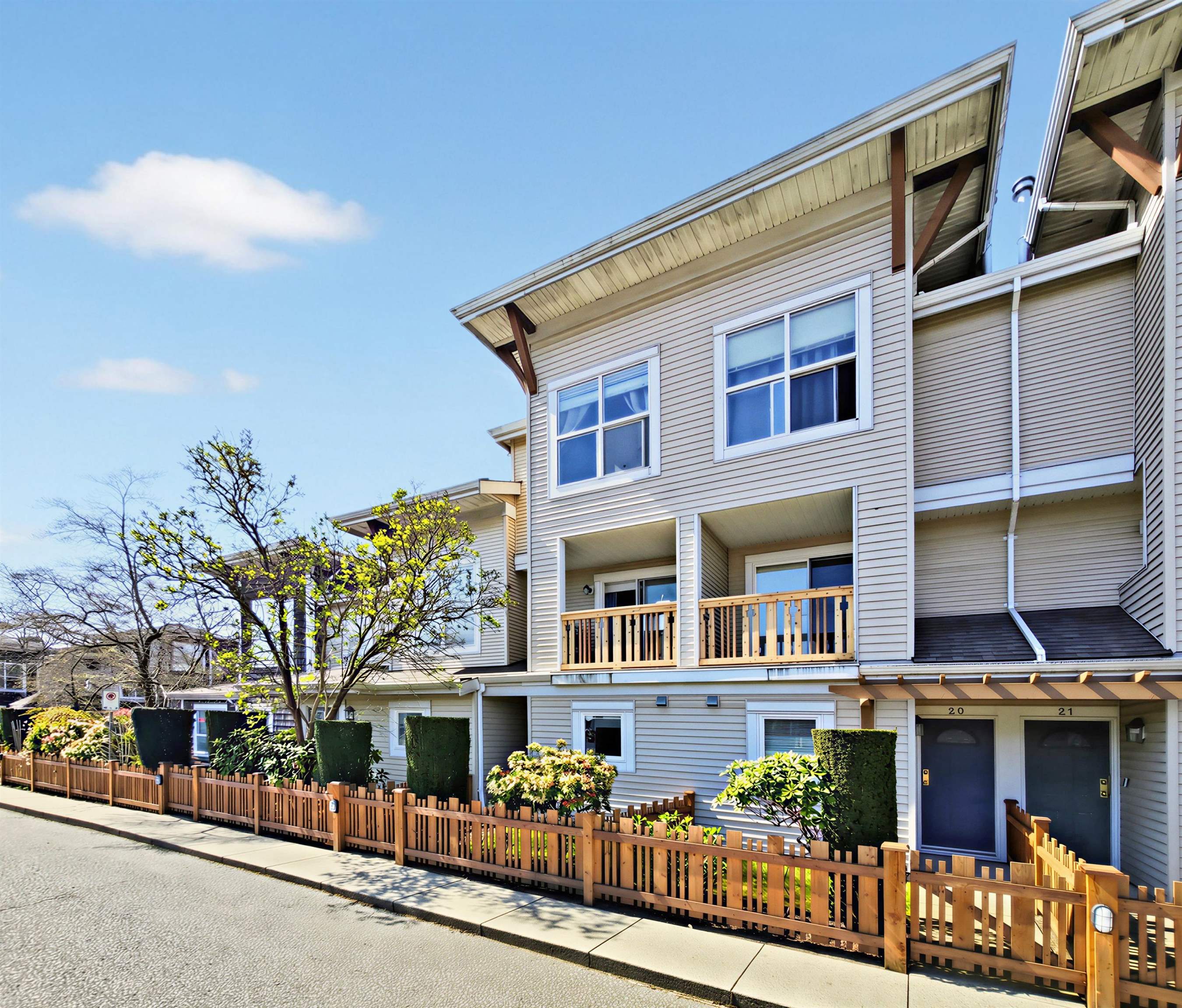 19 7100 LYNNWOOD DRIVE Unit: 19