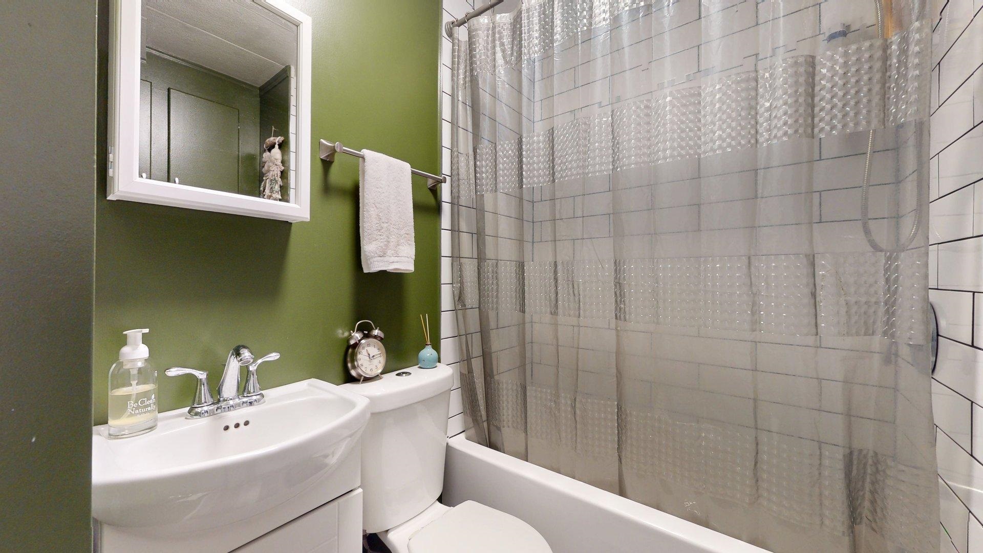 98 1830 MAMQUAM ROAD Unit: 98