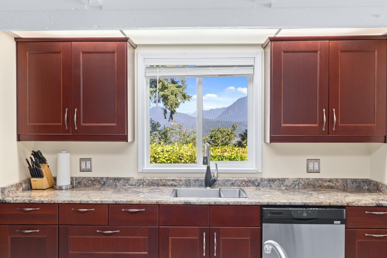 986 PORTER STREET