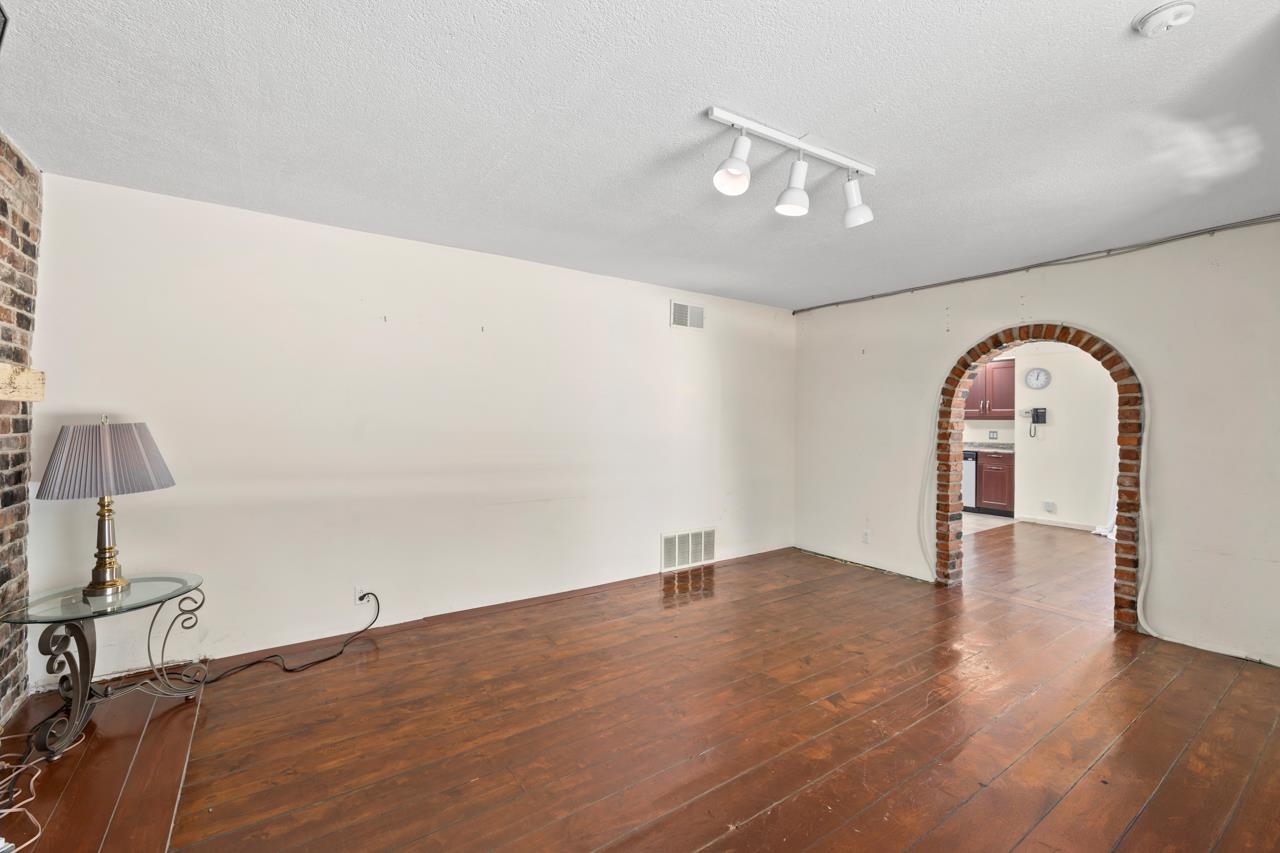 986 PORTER STREET