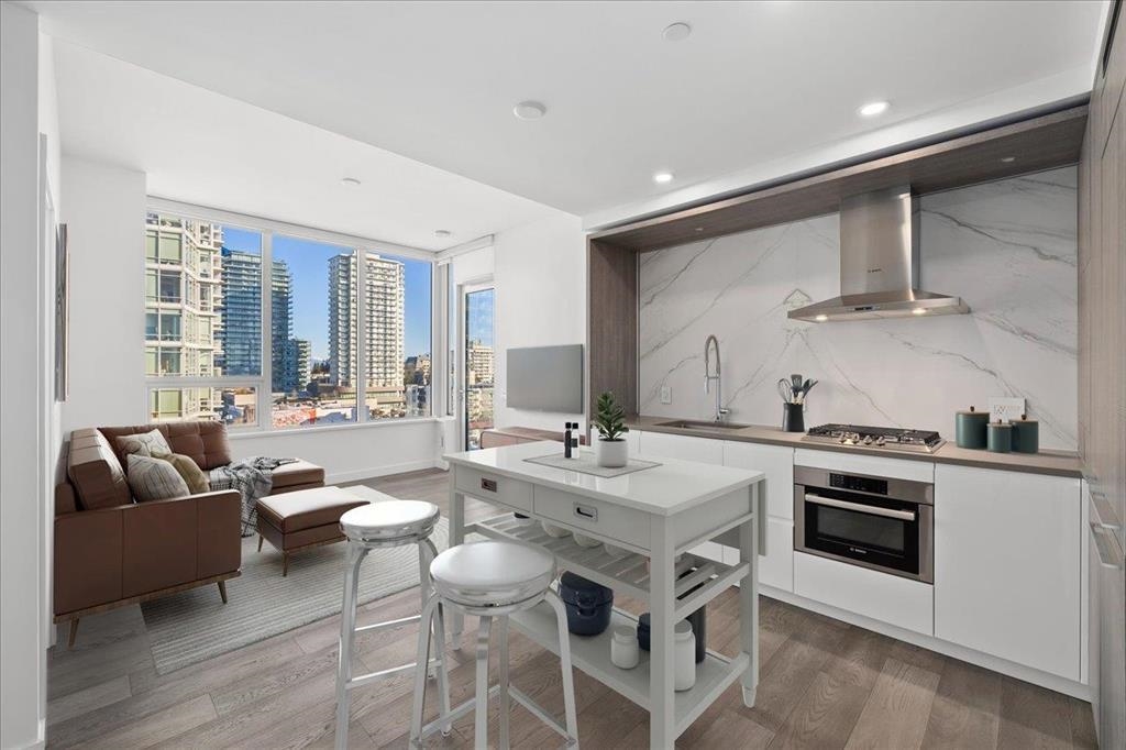 802 1441 JOHNSTON ROAD Unit: 802