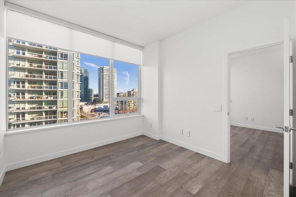 802 1441 JOHNSTON ROAD Unit: 802