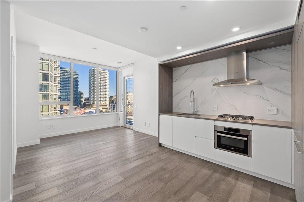 802 1441 JOHNSTON ROAD Unit: 802