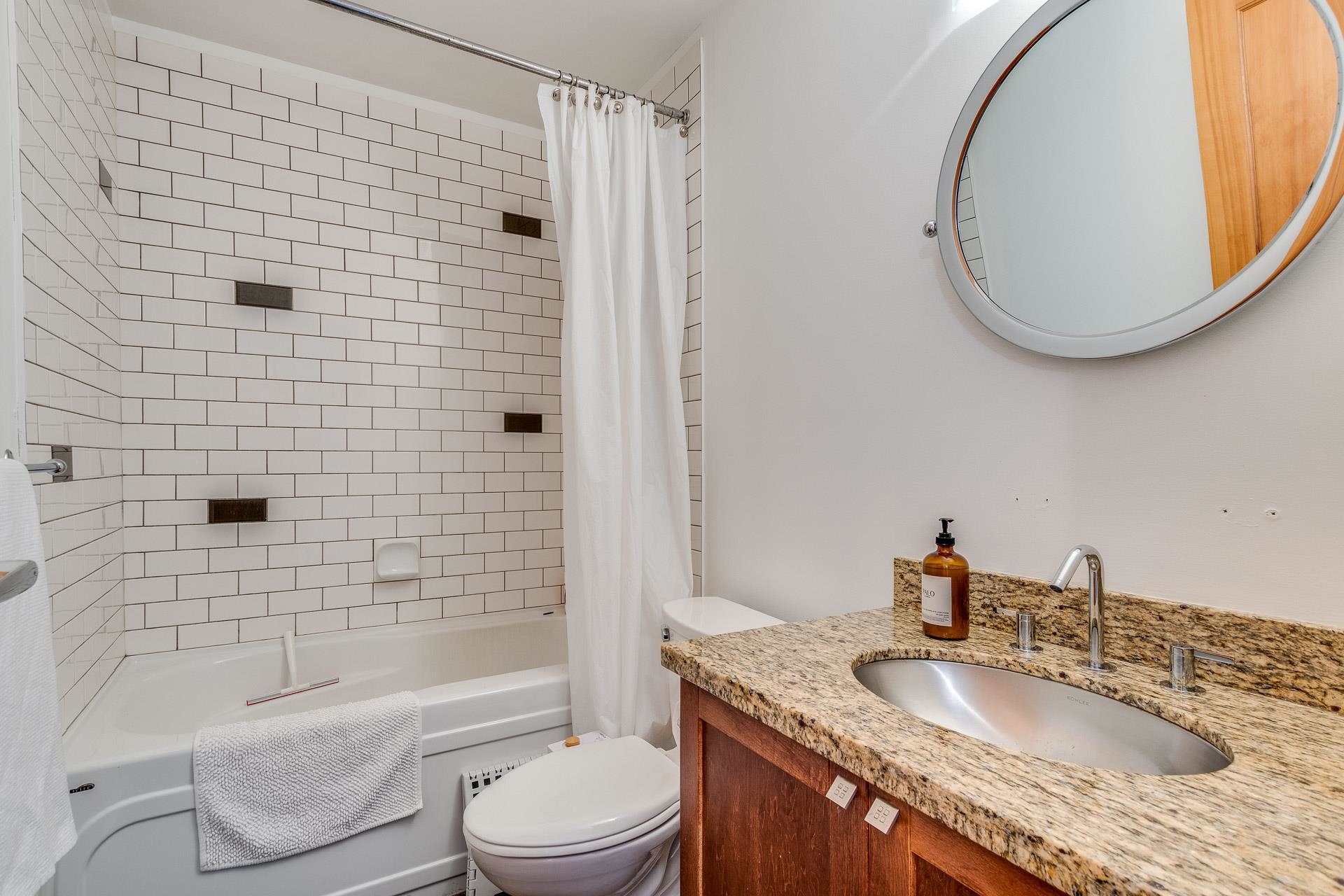 316 2515 ONTARIO STREET Unit: 316