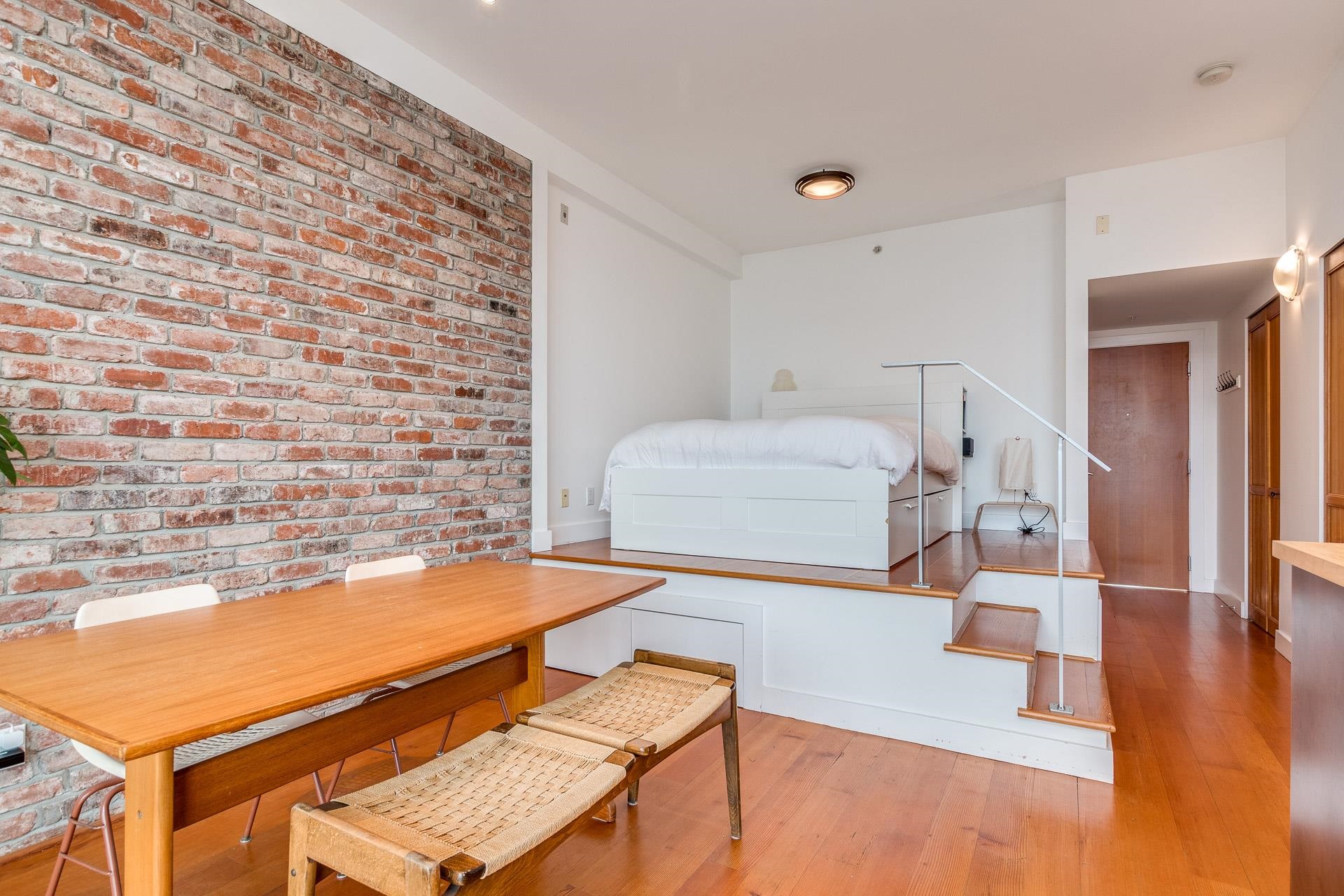 316 2515 ONTARIO STREET Unit: 316