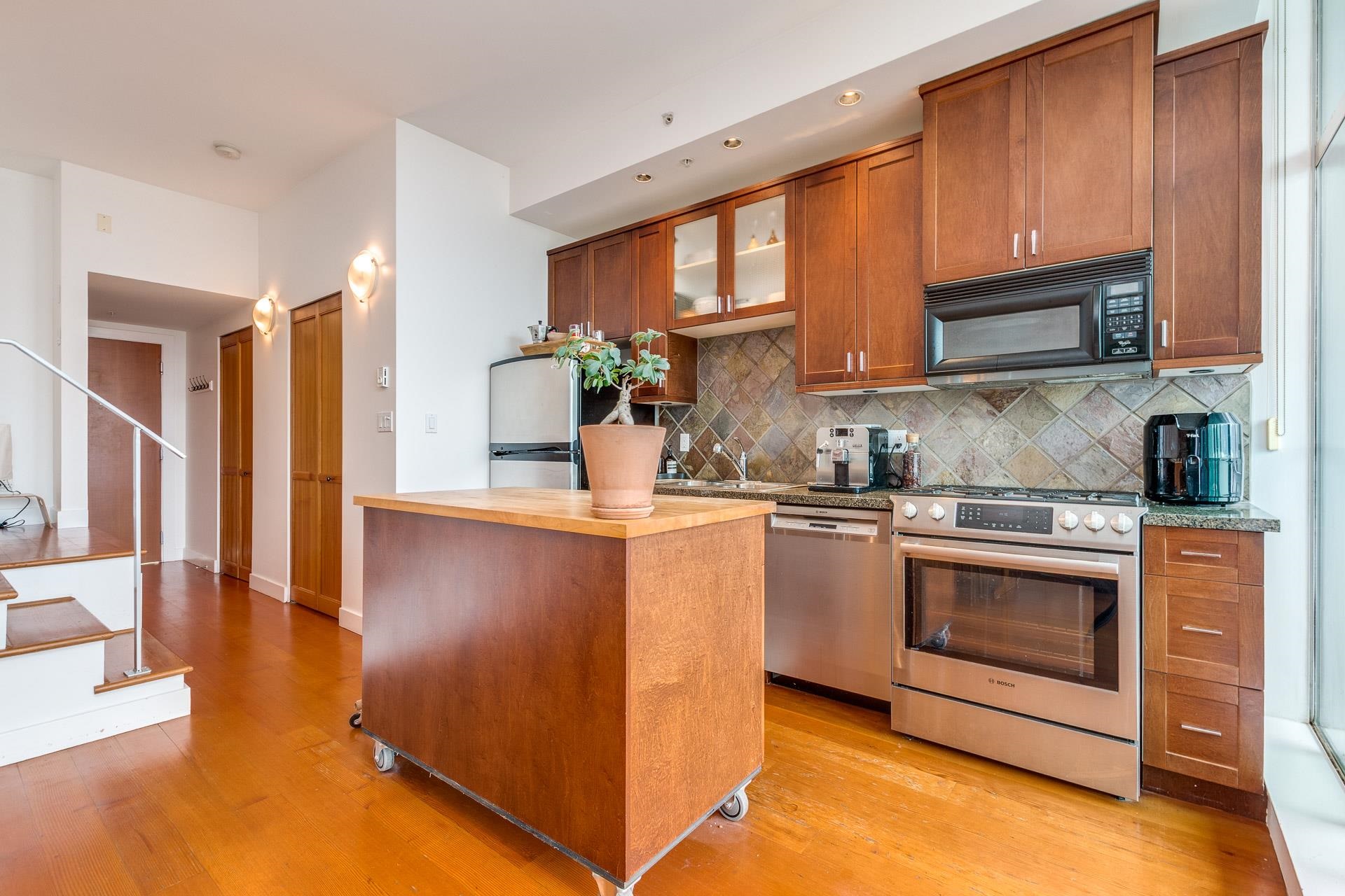 316 2515 ONTARIO STREET Unit: 316