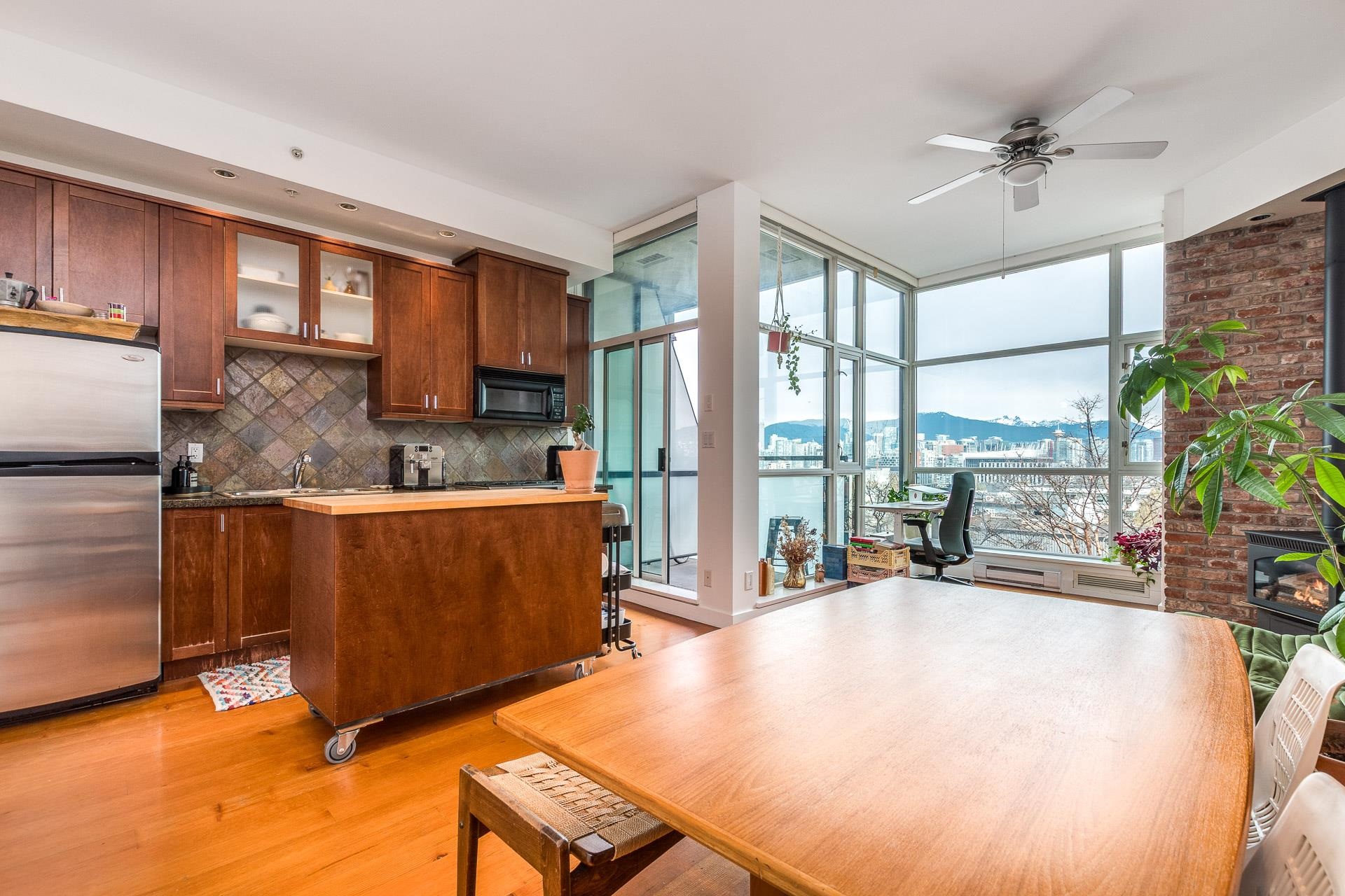 316 2515 ONTARIO STREET Unit: 316