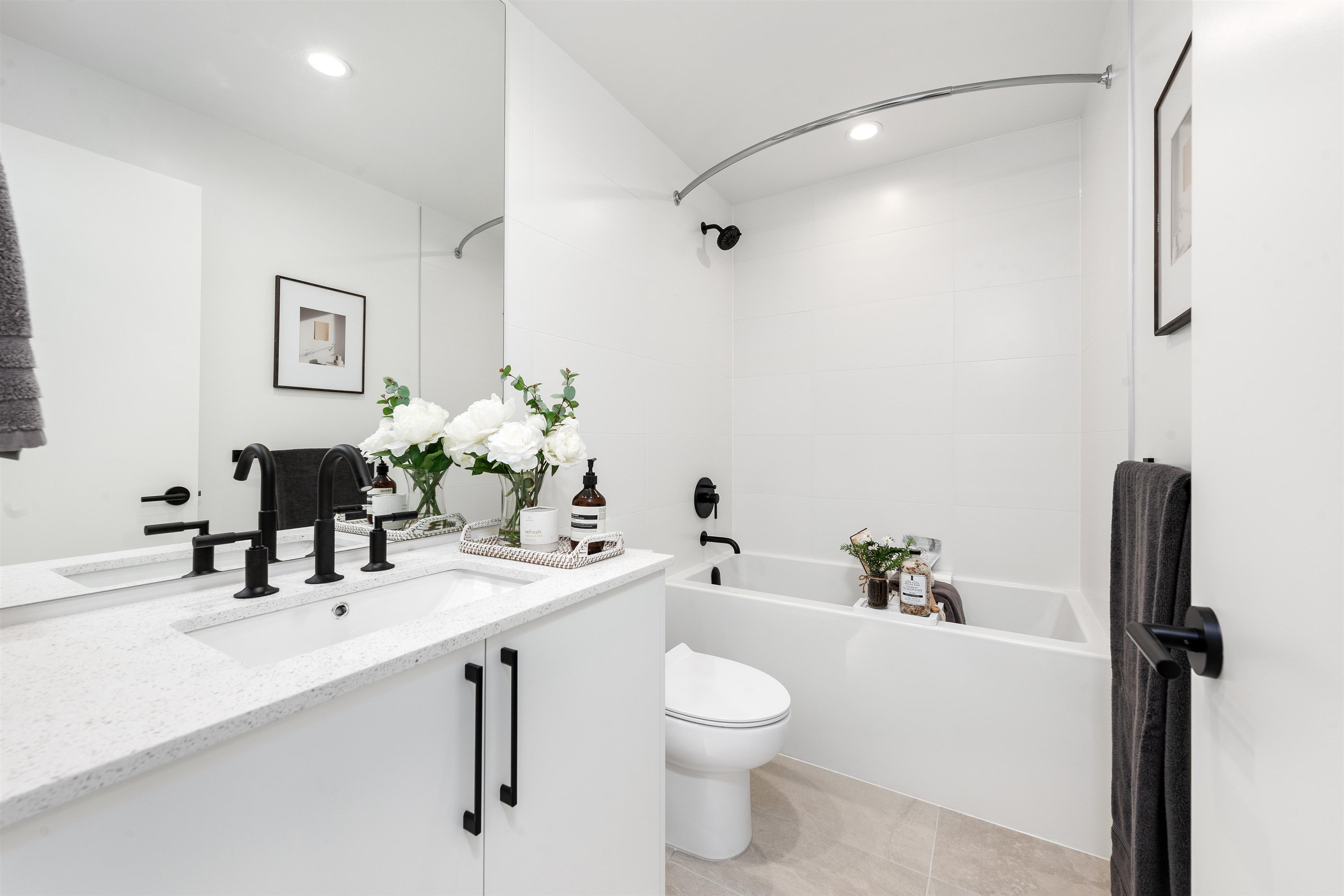 135 535 E 2ND STREET Unit: 135