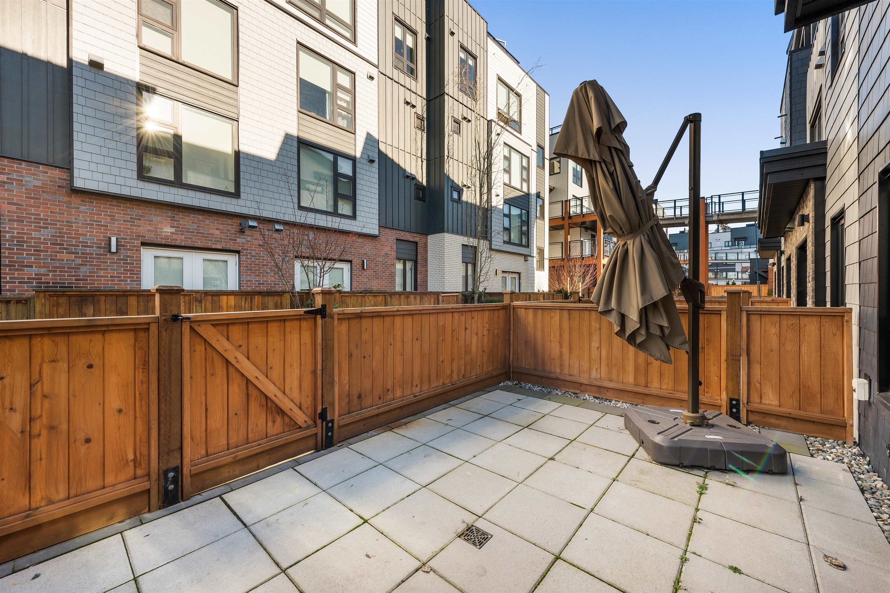 135 535 E 2ND STREET Unit: 135