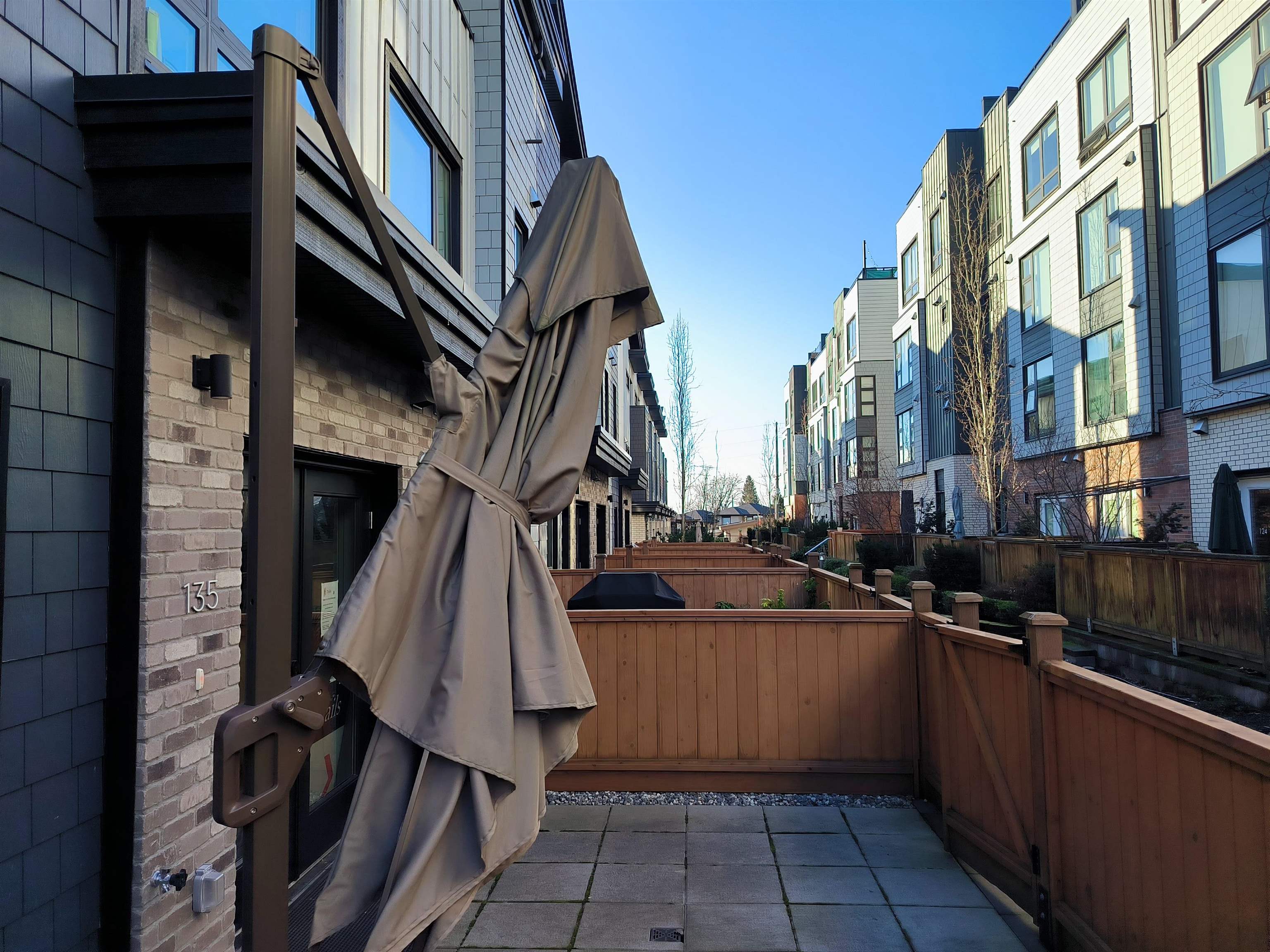 135 535 E 2ND STREET Unit: 135