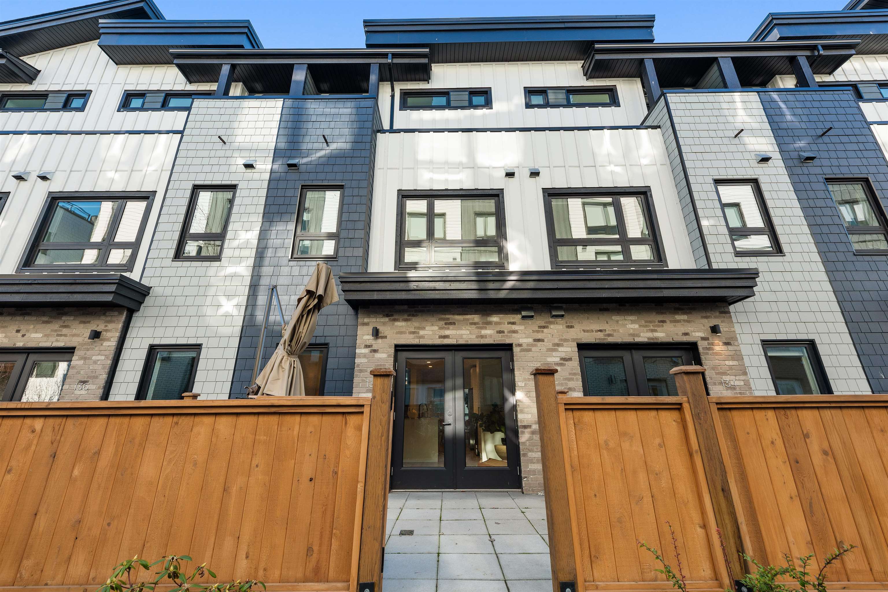 135 535 E 2ND STREET Unit: 135