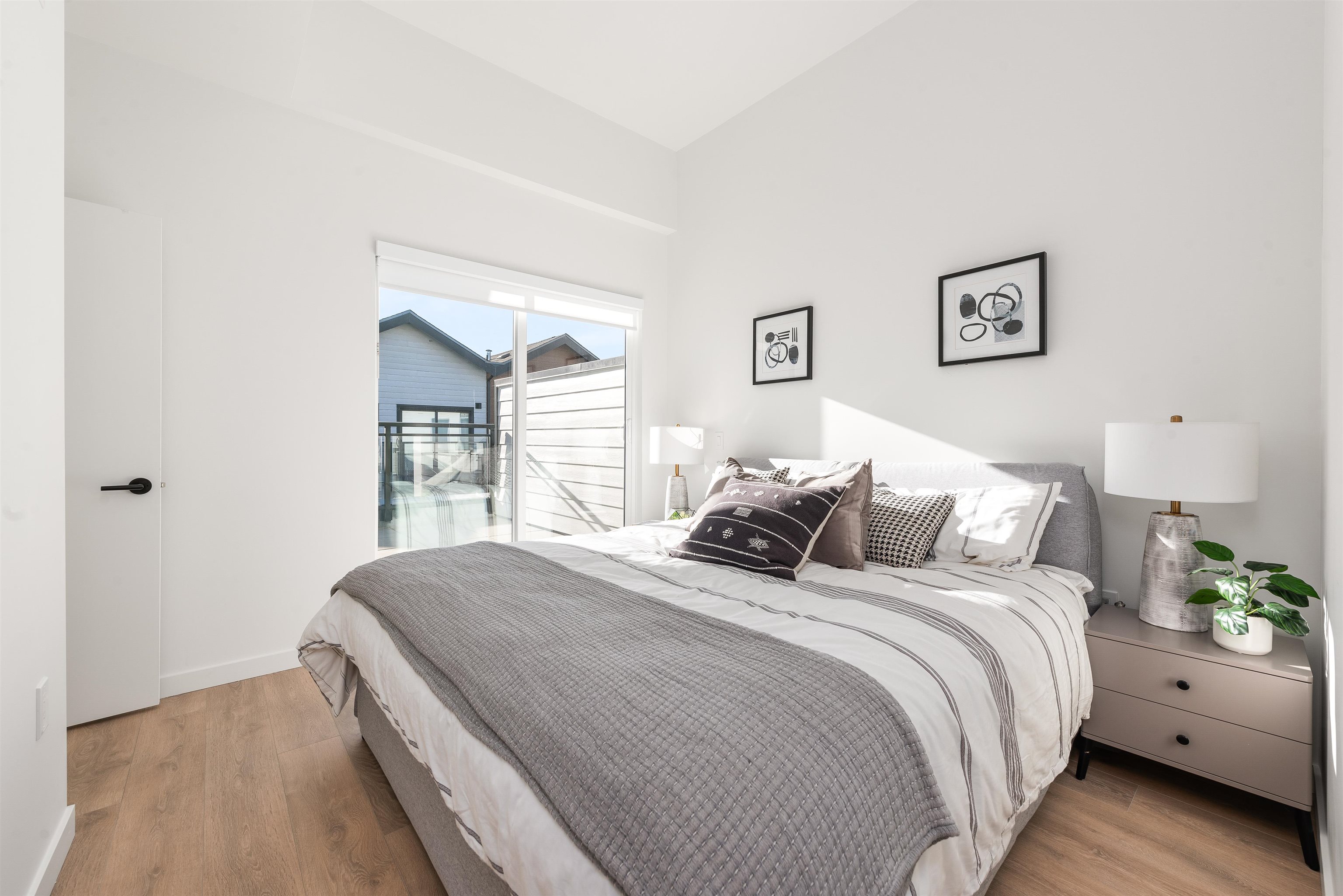 135 535 E 2ND STREET Unit: 135