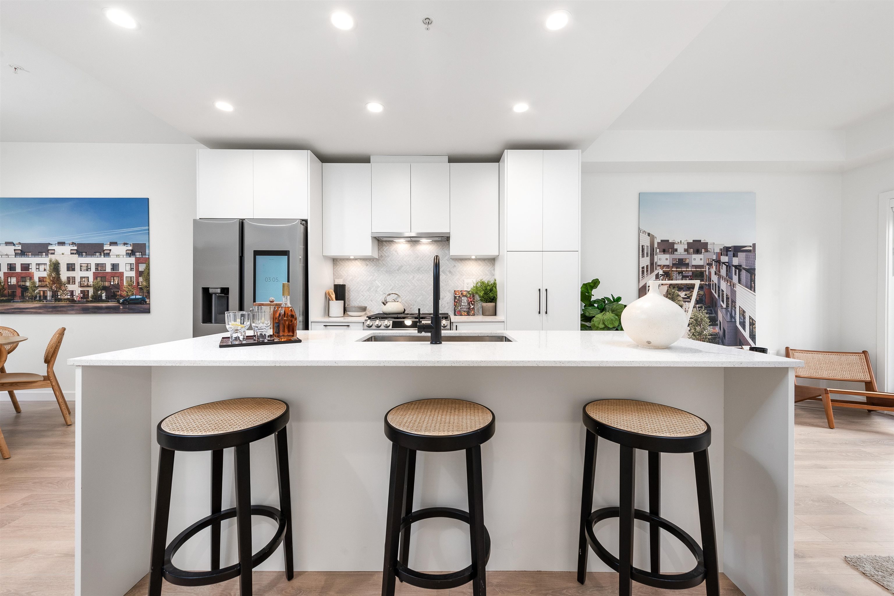 135 535 E 2ND STREET Unit: 135