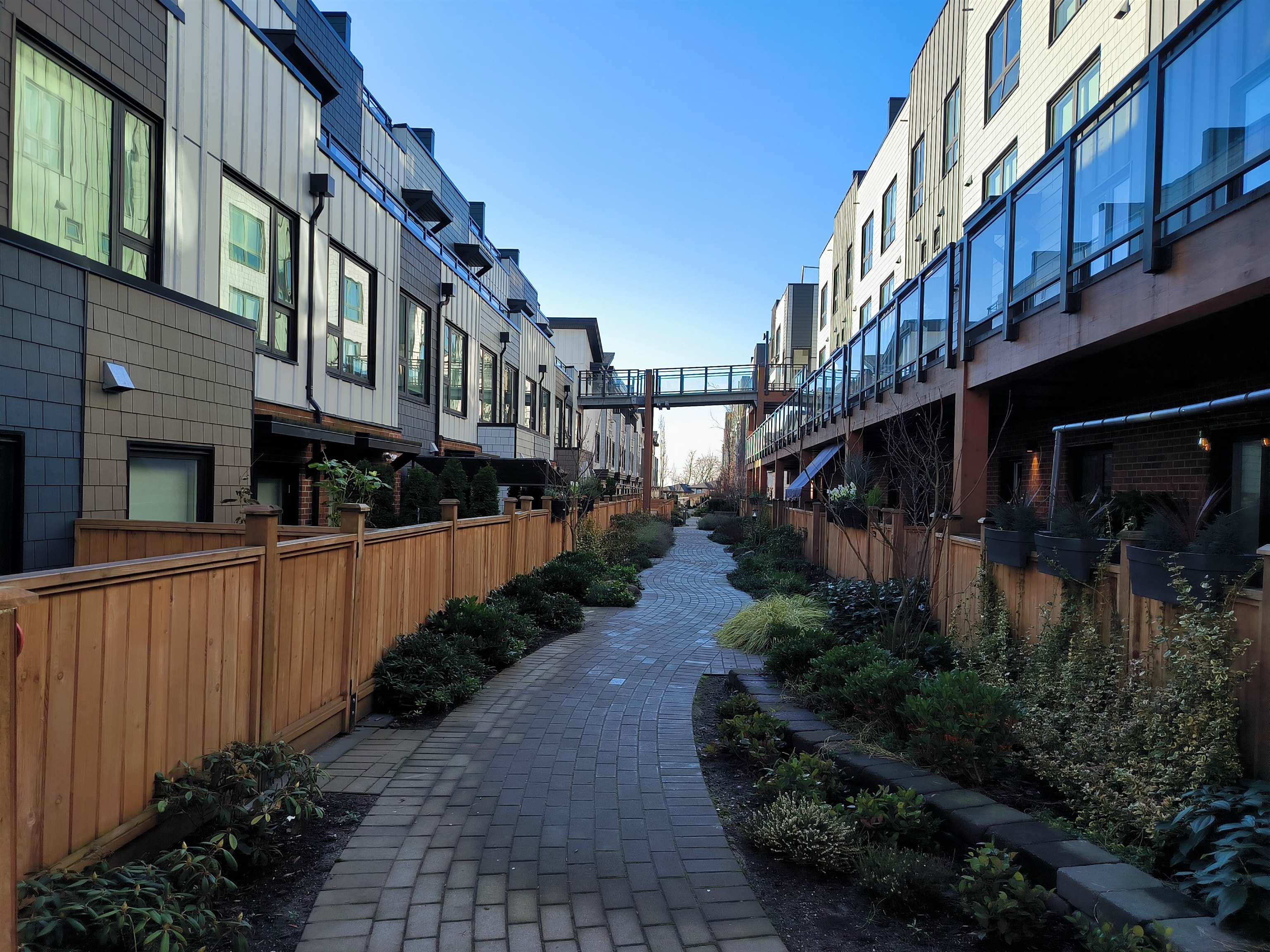 135 535 E 2ND STREET Unit: 135
