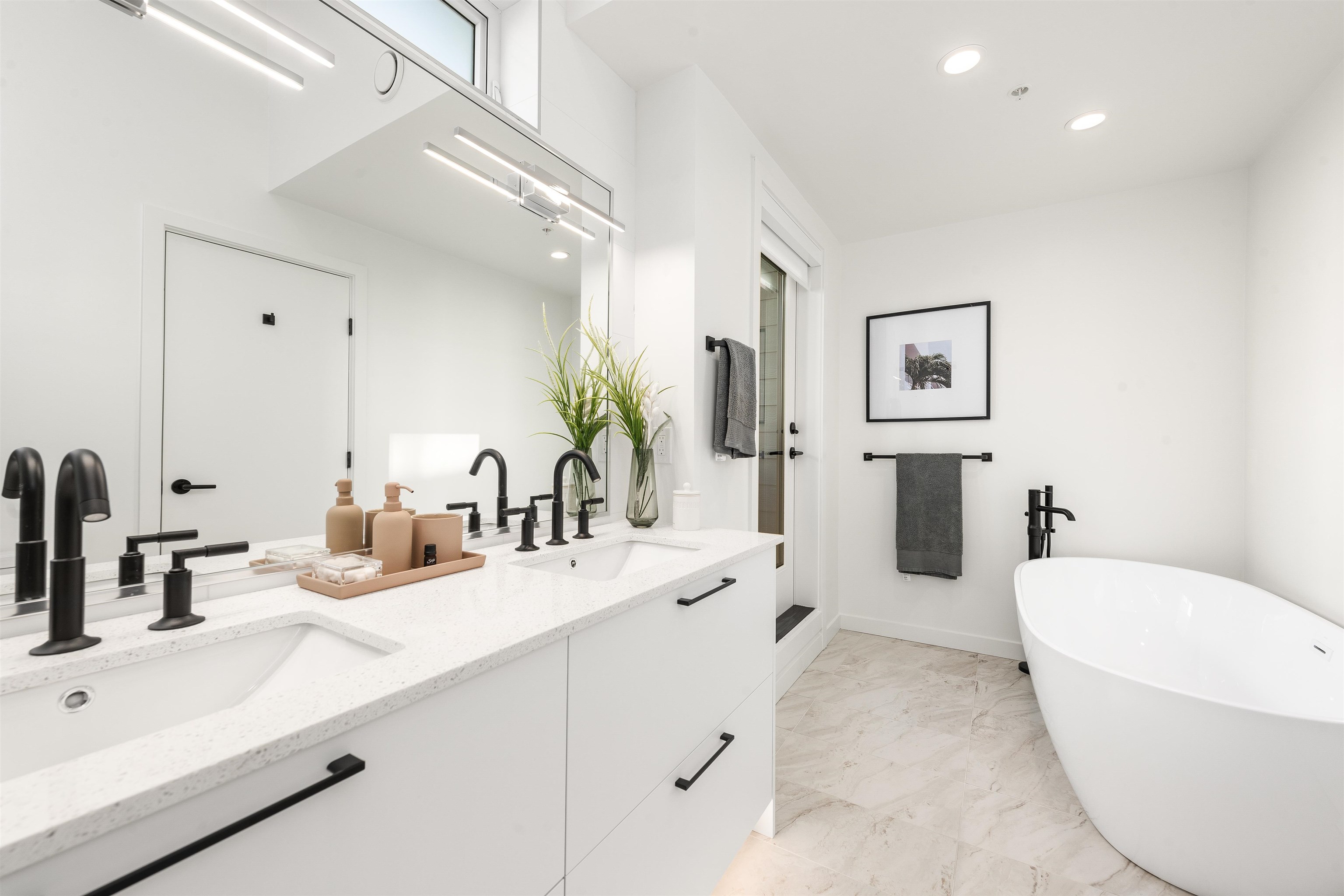 135 535 E 2ND STREET Unit: 135