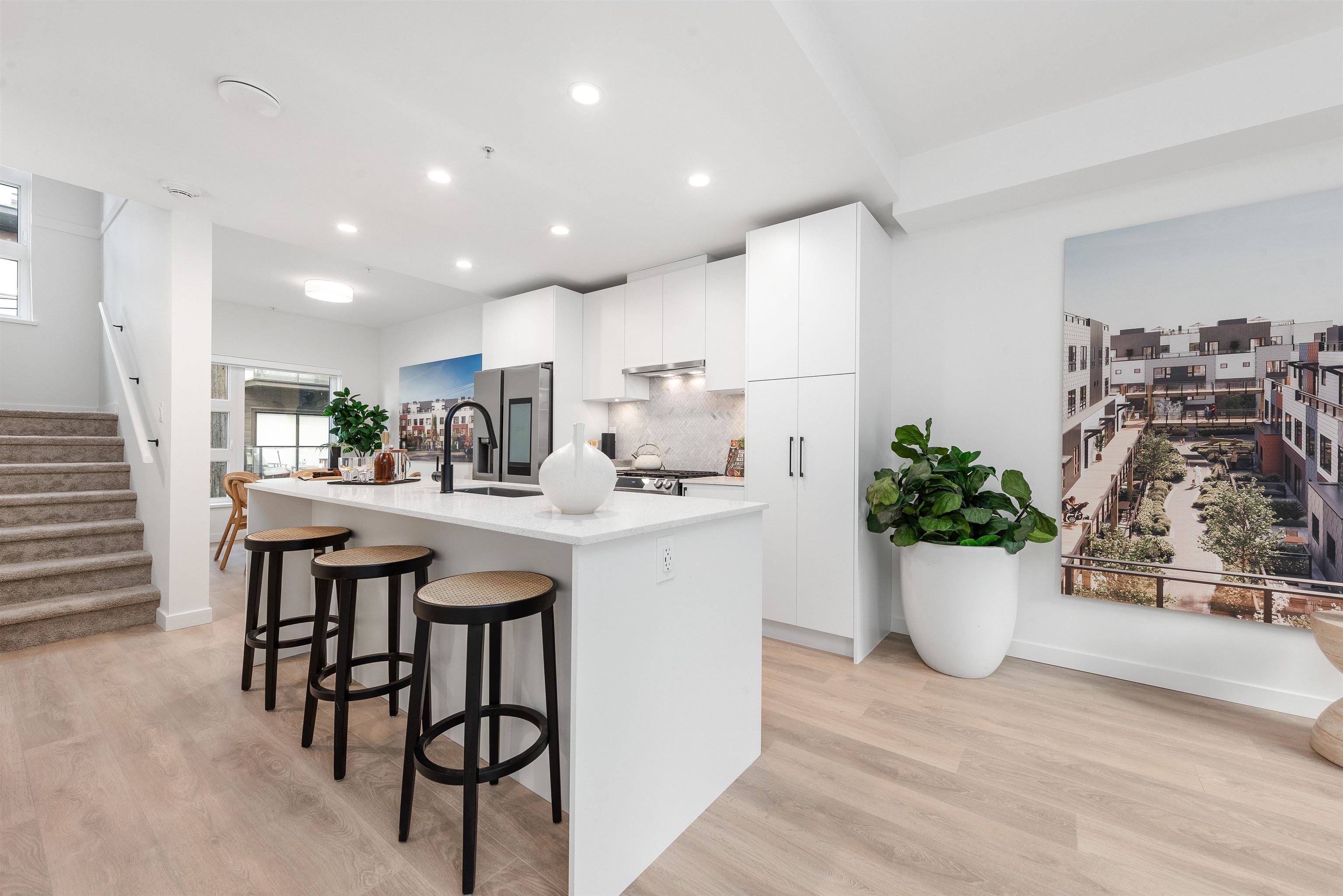 135 535 E 2ND STREET Unit: 135