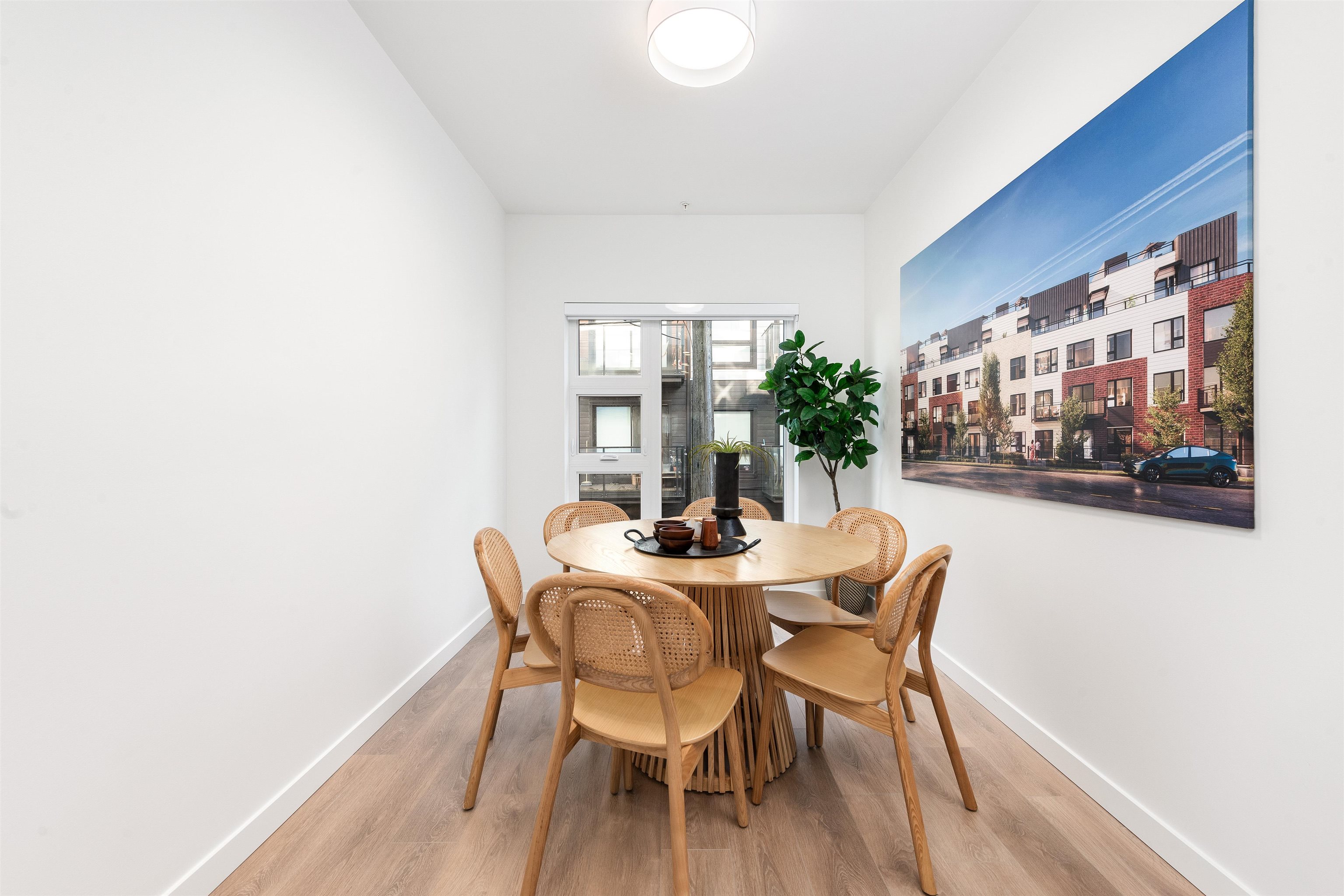 135 535 E 2ND STREET Unit: 135