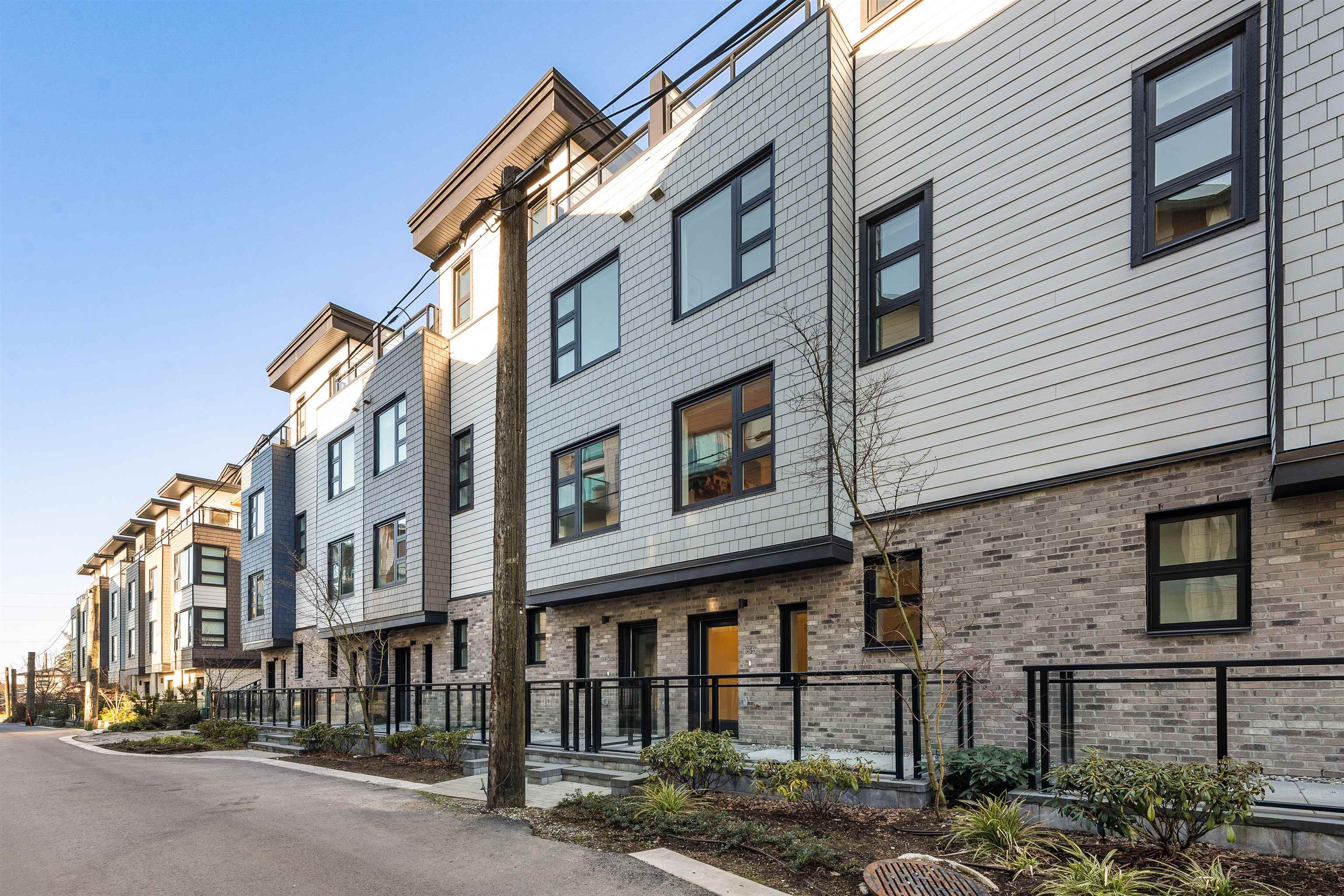 135 535 E 2ND STREET Unit: 135