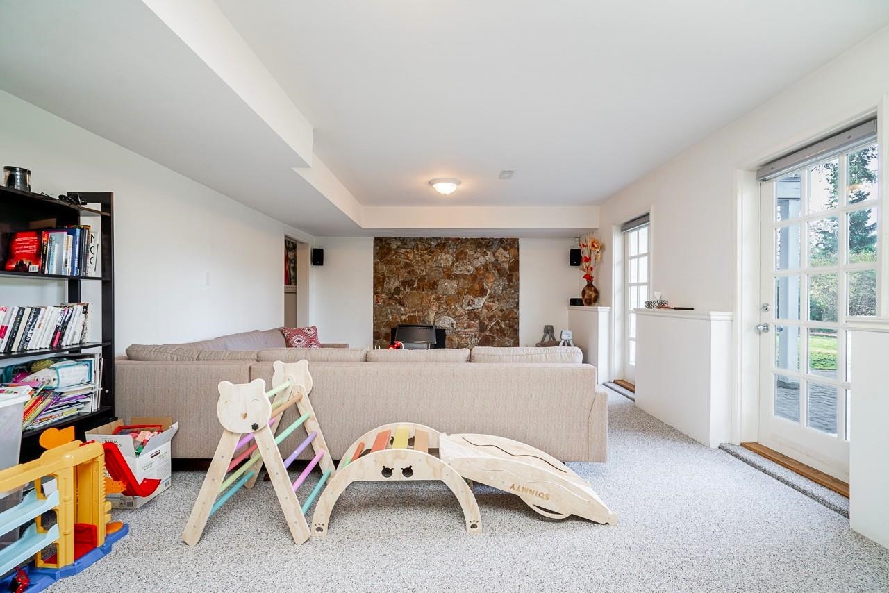 21489 CHERRY PLACE