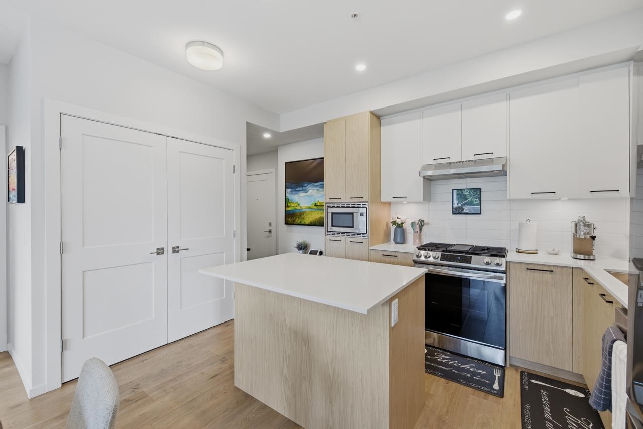408 3317 148 STREET Unit: 408