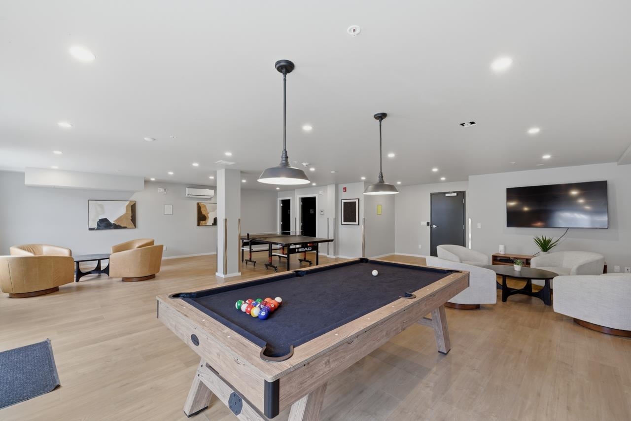 408 3317 148 STREET Unit: 408