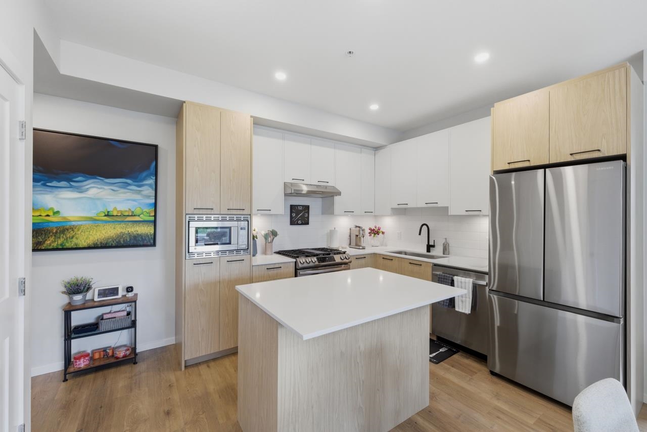408 3317 148 STREET Unit: 408