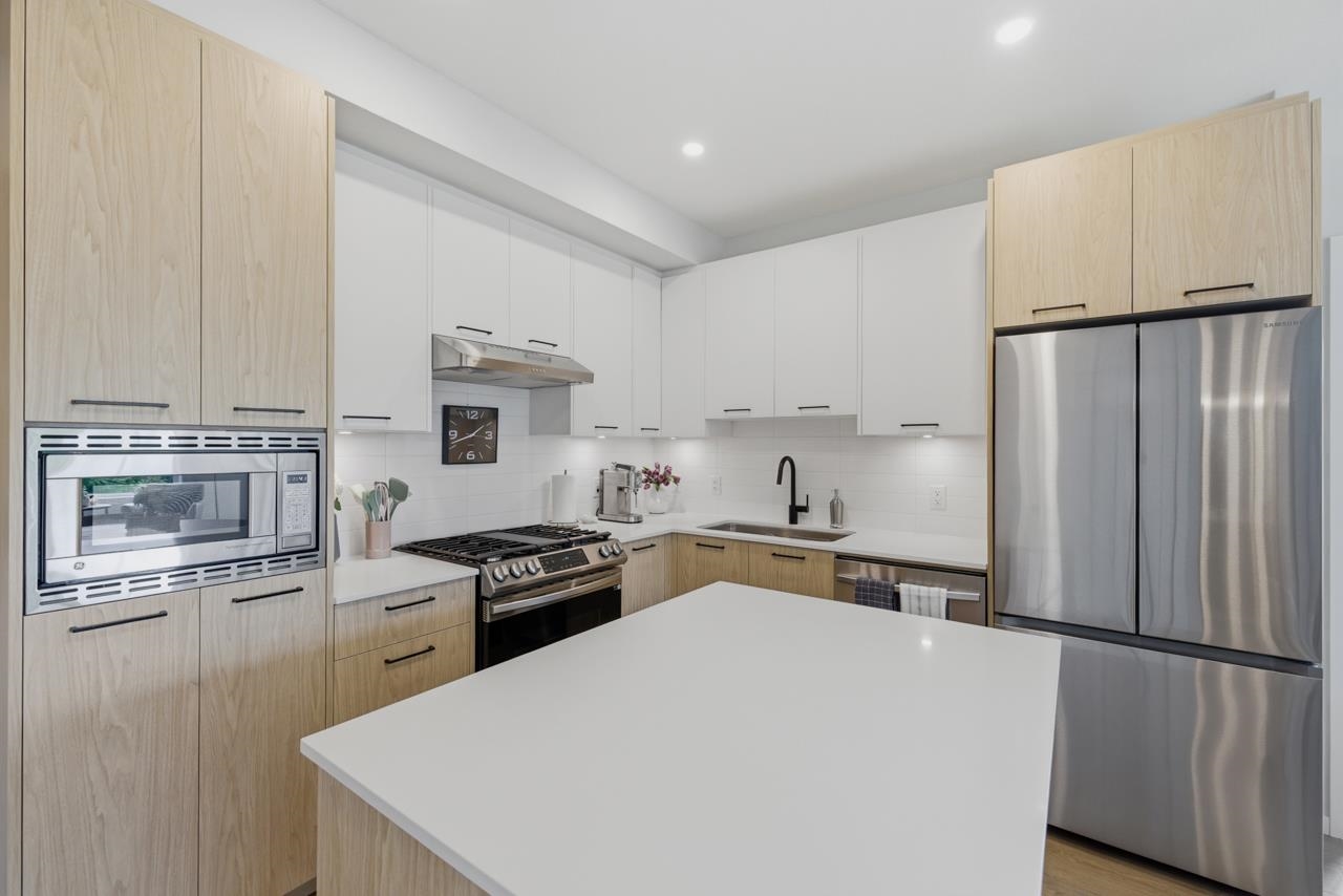 408 3317 148 STREET Unit: 408