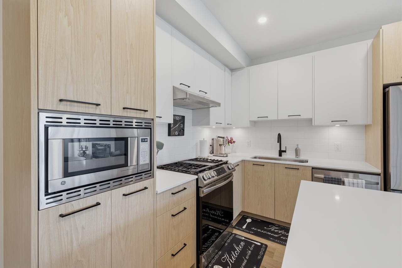 408 3317 148 STREET Unit: 408