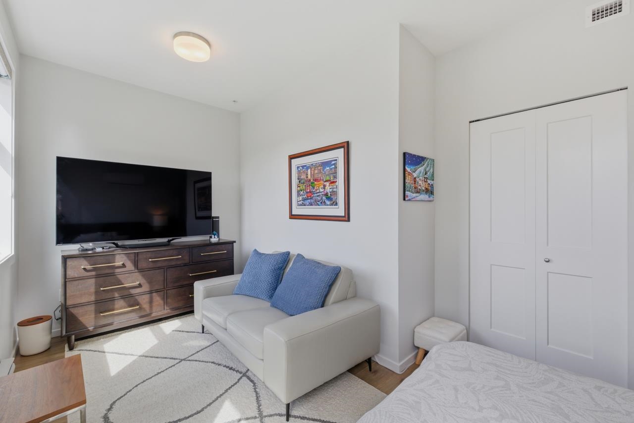 408 3317 148 STREET Unit: 408