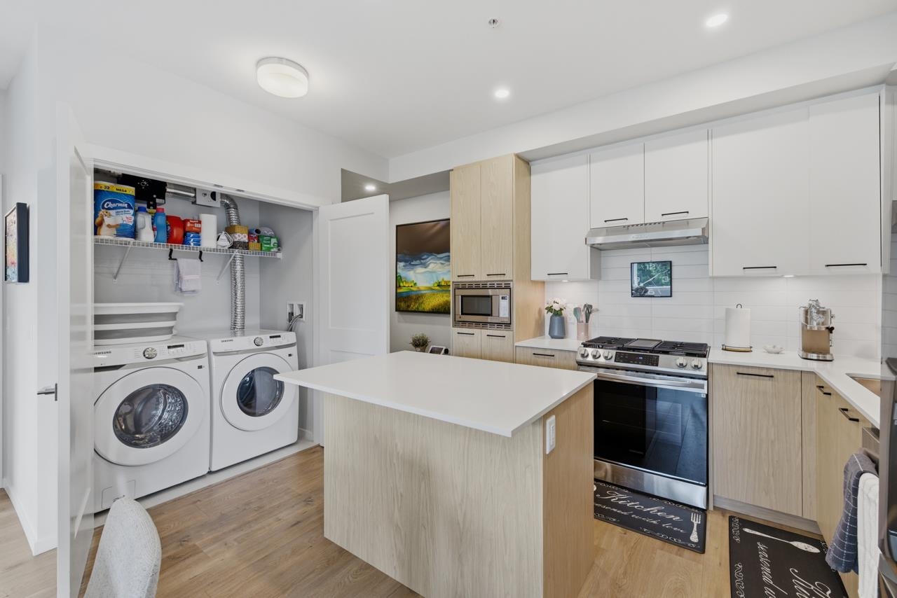 408 3317 148 STREET Unit: 408