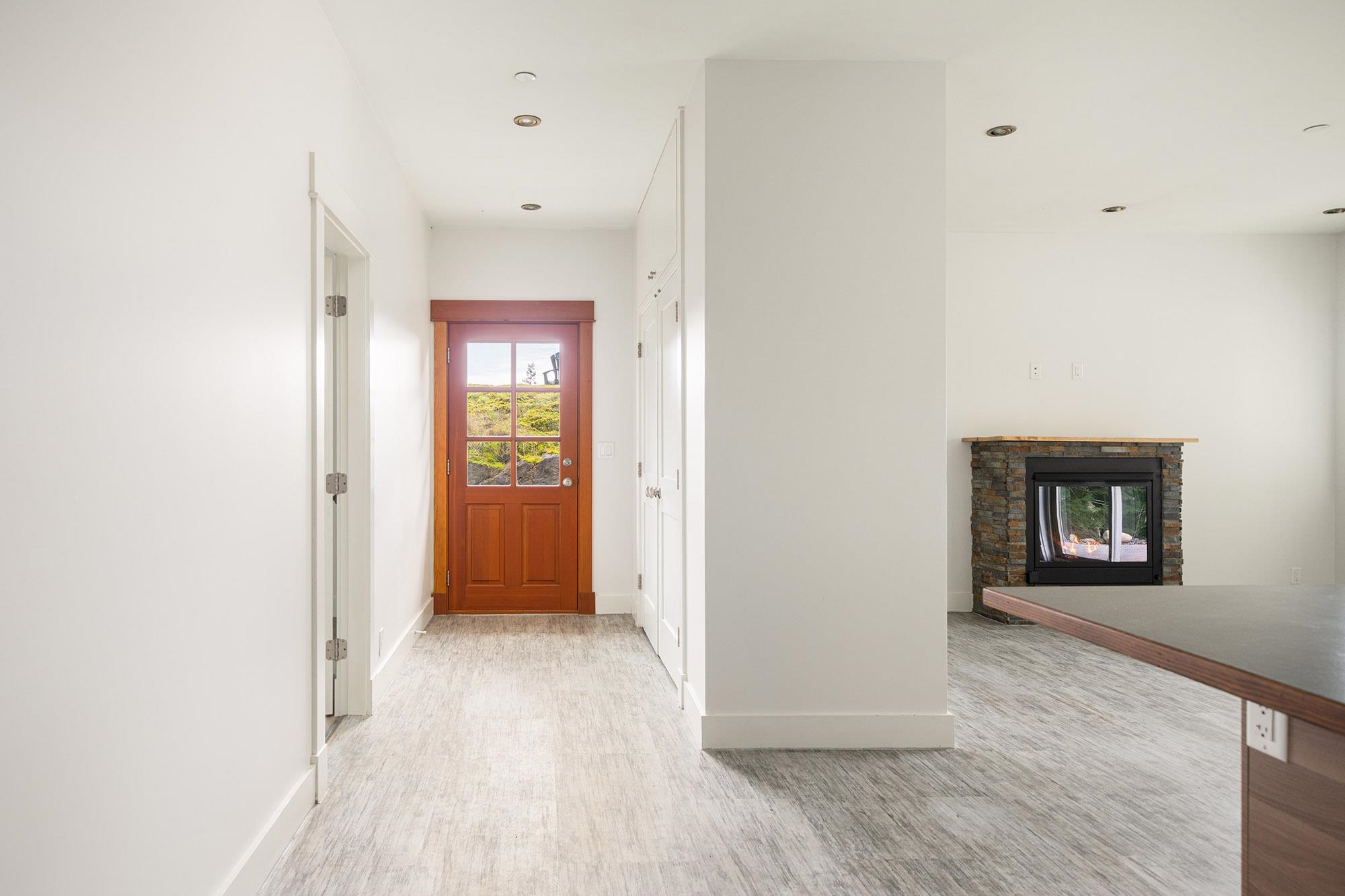 879 SEYMOUR BAY DRIVE