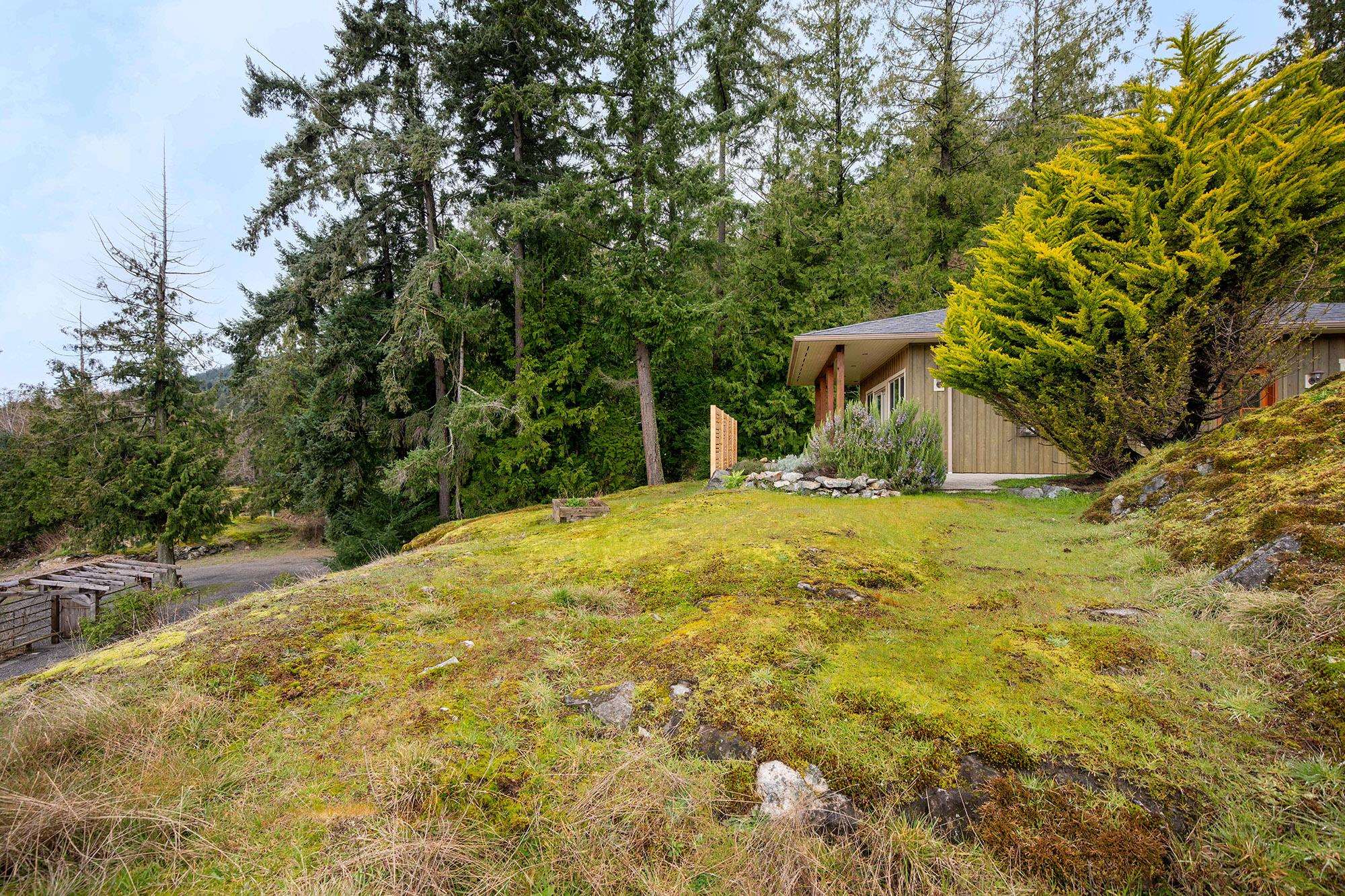 879 SEYMOUR BAY DRIVE