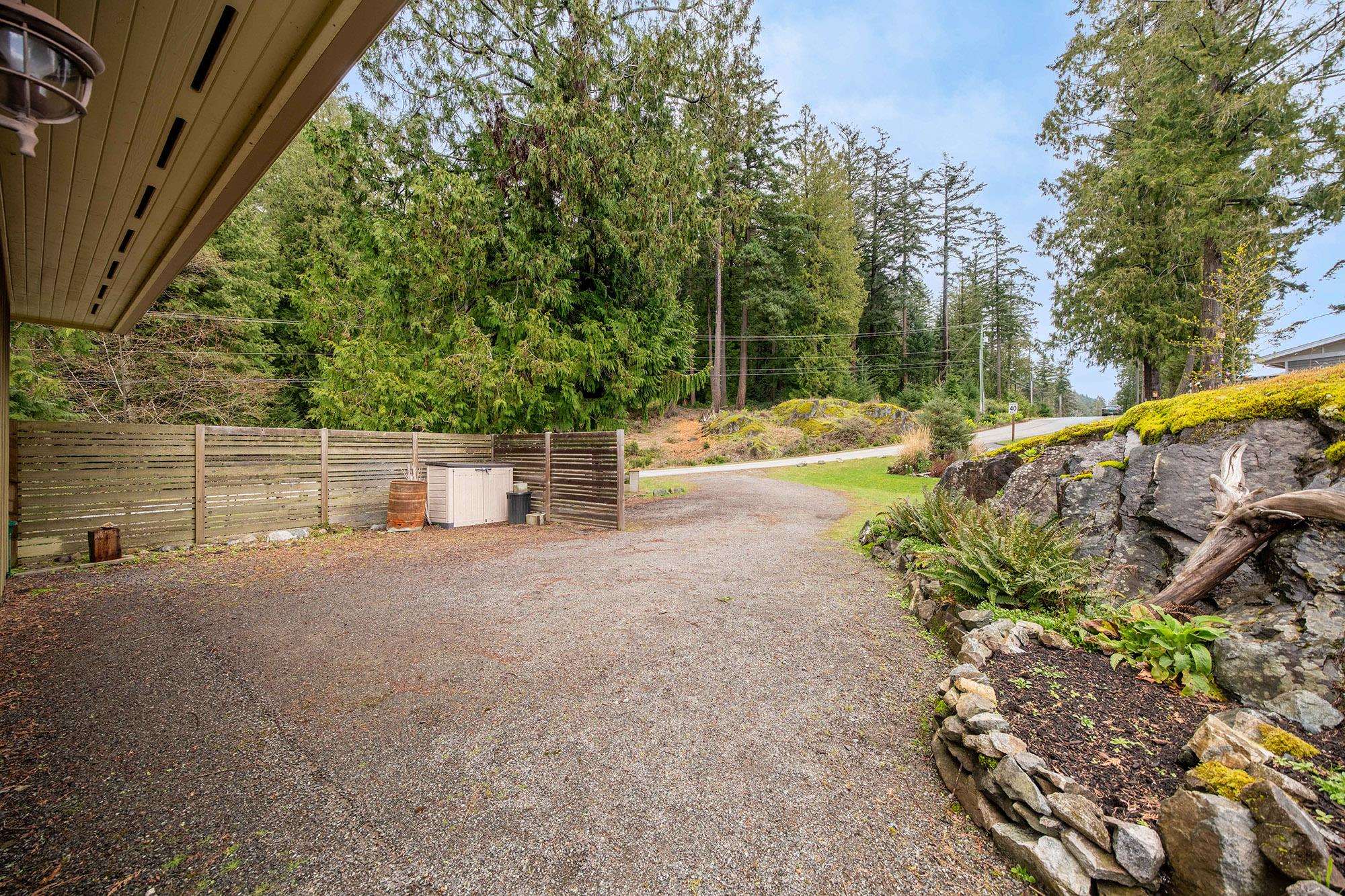 879 SEYMOUR BAY DRIVE