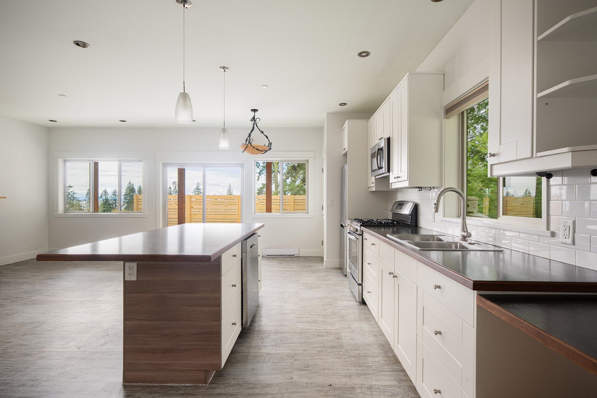 879 SEYMOUR BAY DRIVE