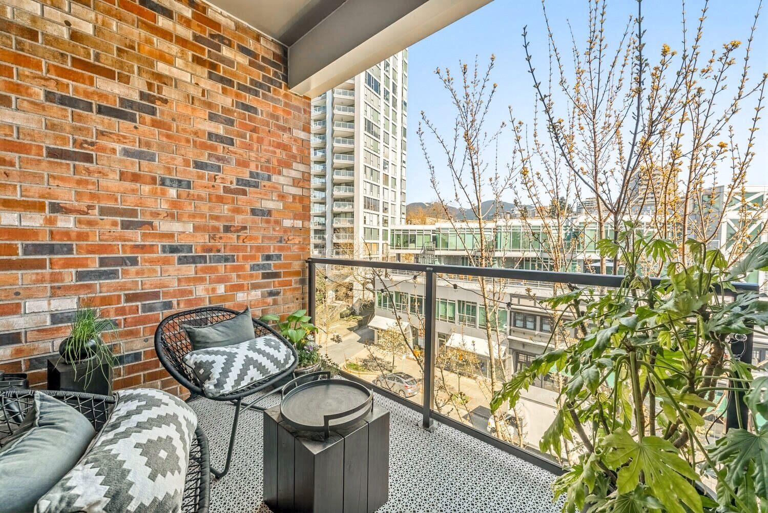 408 105 W 2ND STREET Unit: 408