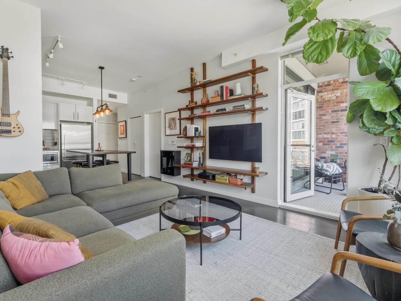 408 105 W 2ND STREET Unit: 408