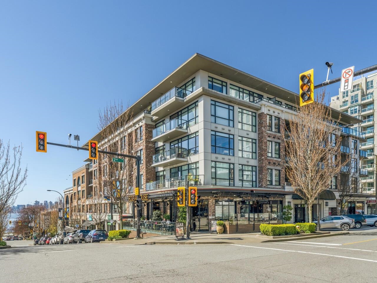 408 105 W 2ND STREET Unit: 408