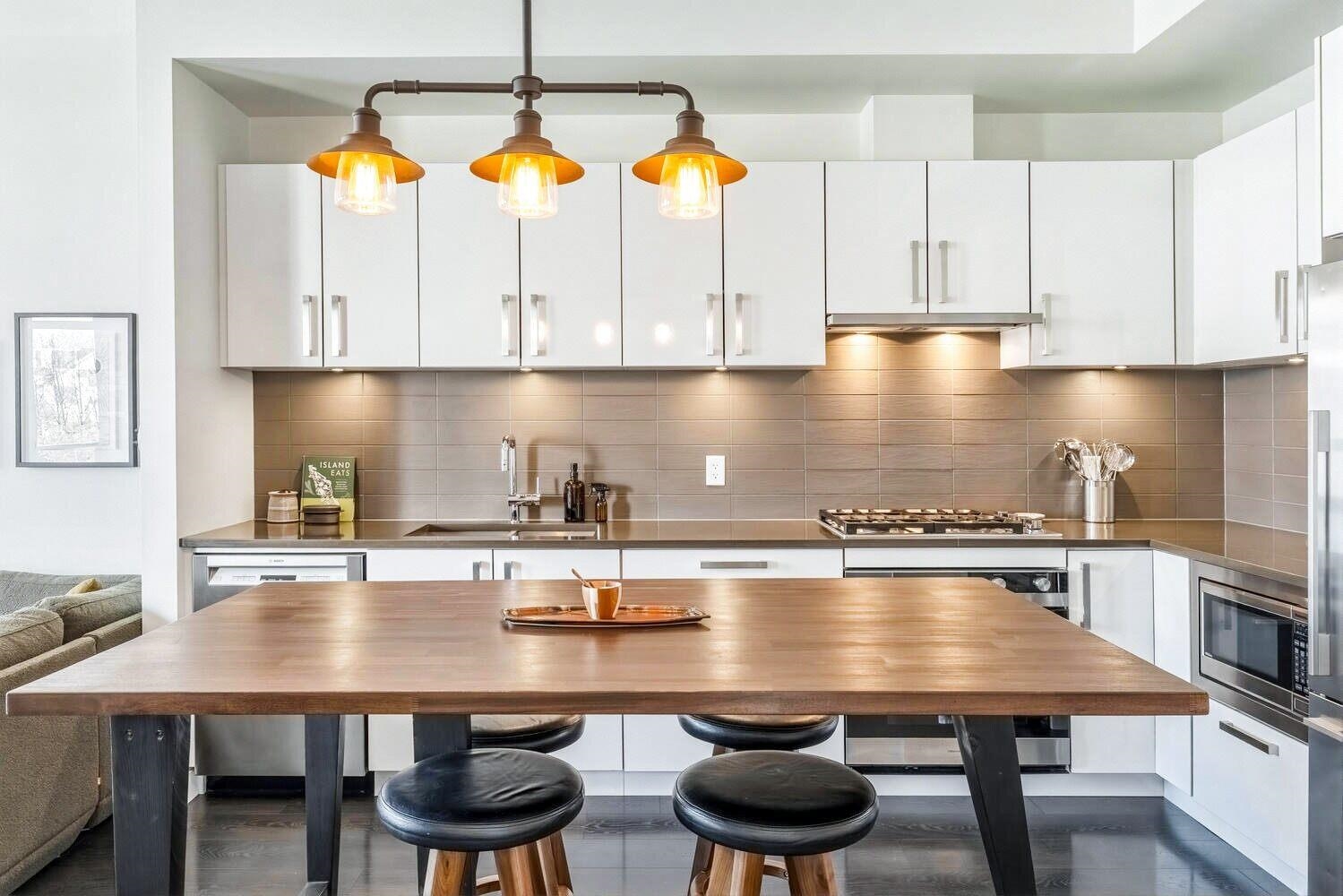 408 105 W 2ND STREET Unit: 408