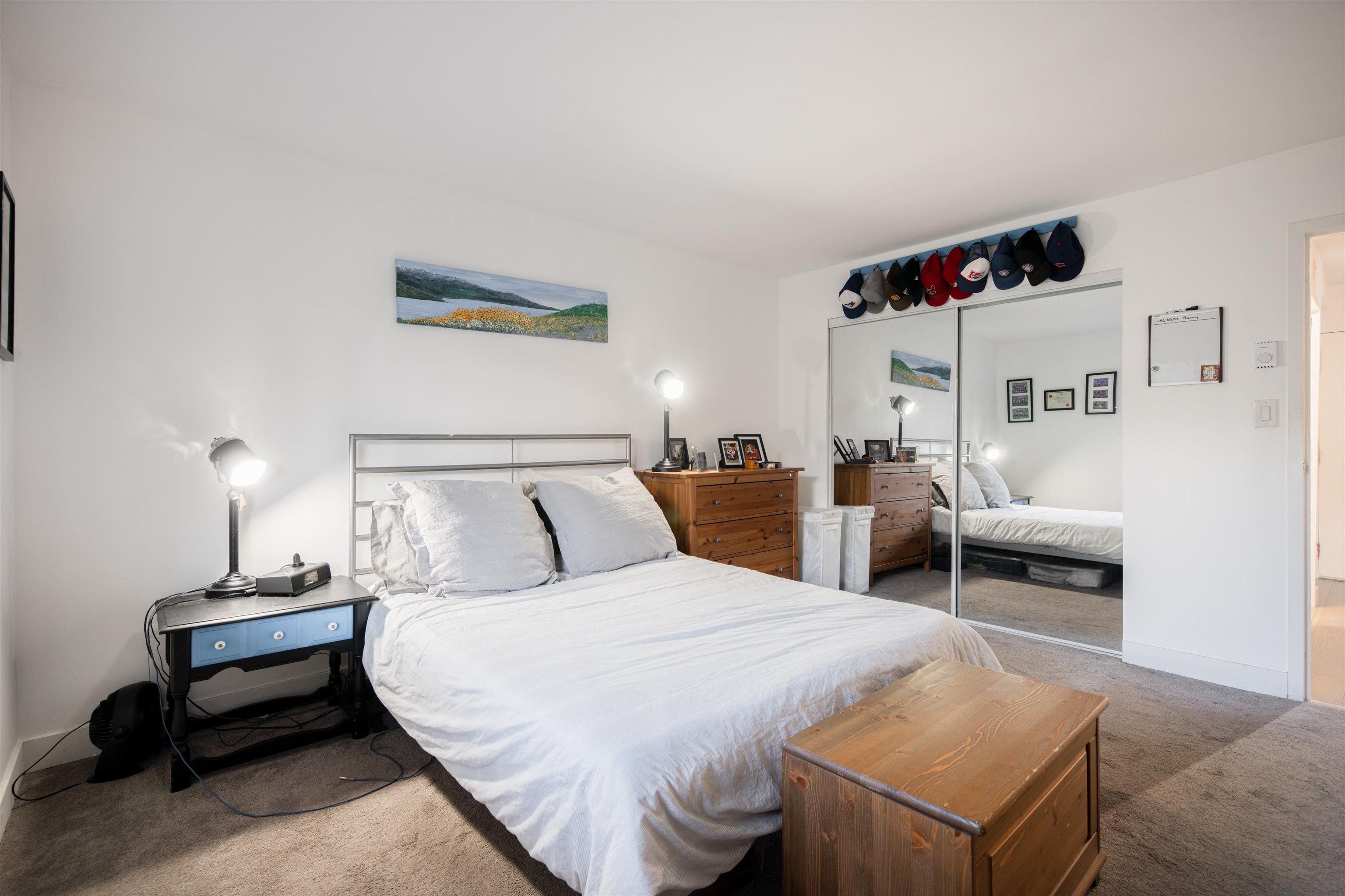 215 251 W 4TH STREET Unit: 215