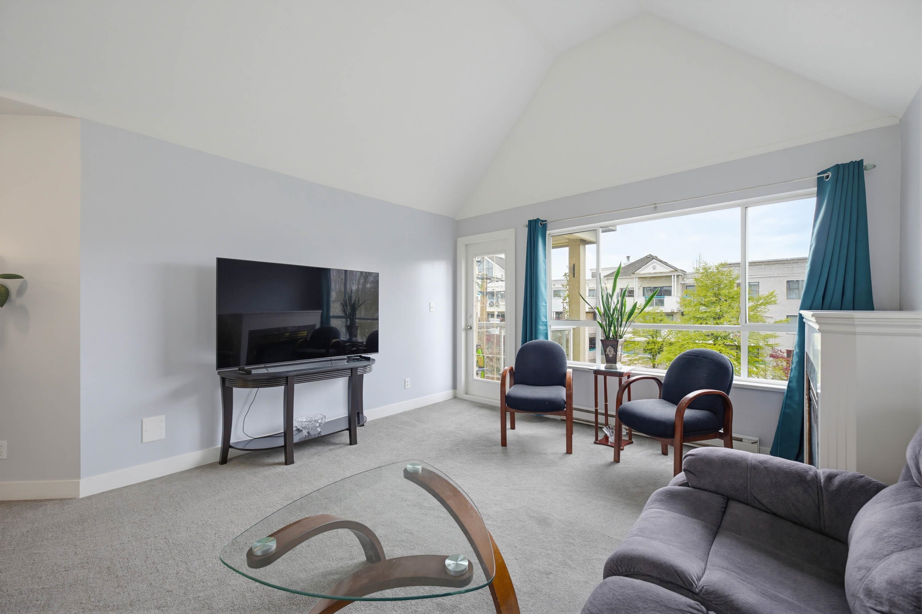 306 20257 54 AVENUE Unit: 306