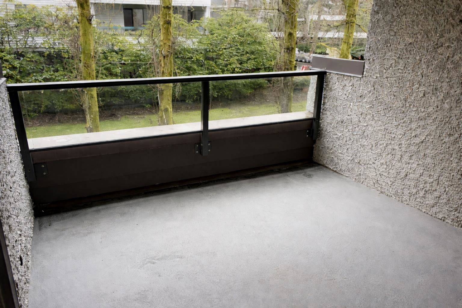 105 8460 ACKROYD ROAD Unit: 105