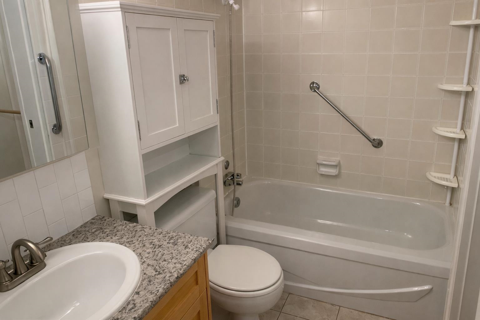 105 8460 ACKROYD ROAD Unit: 105