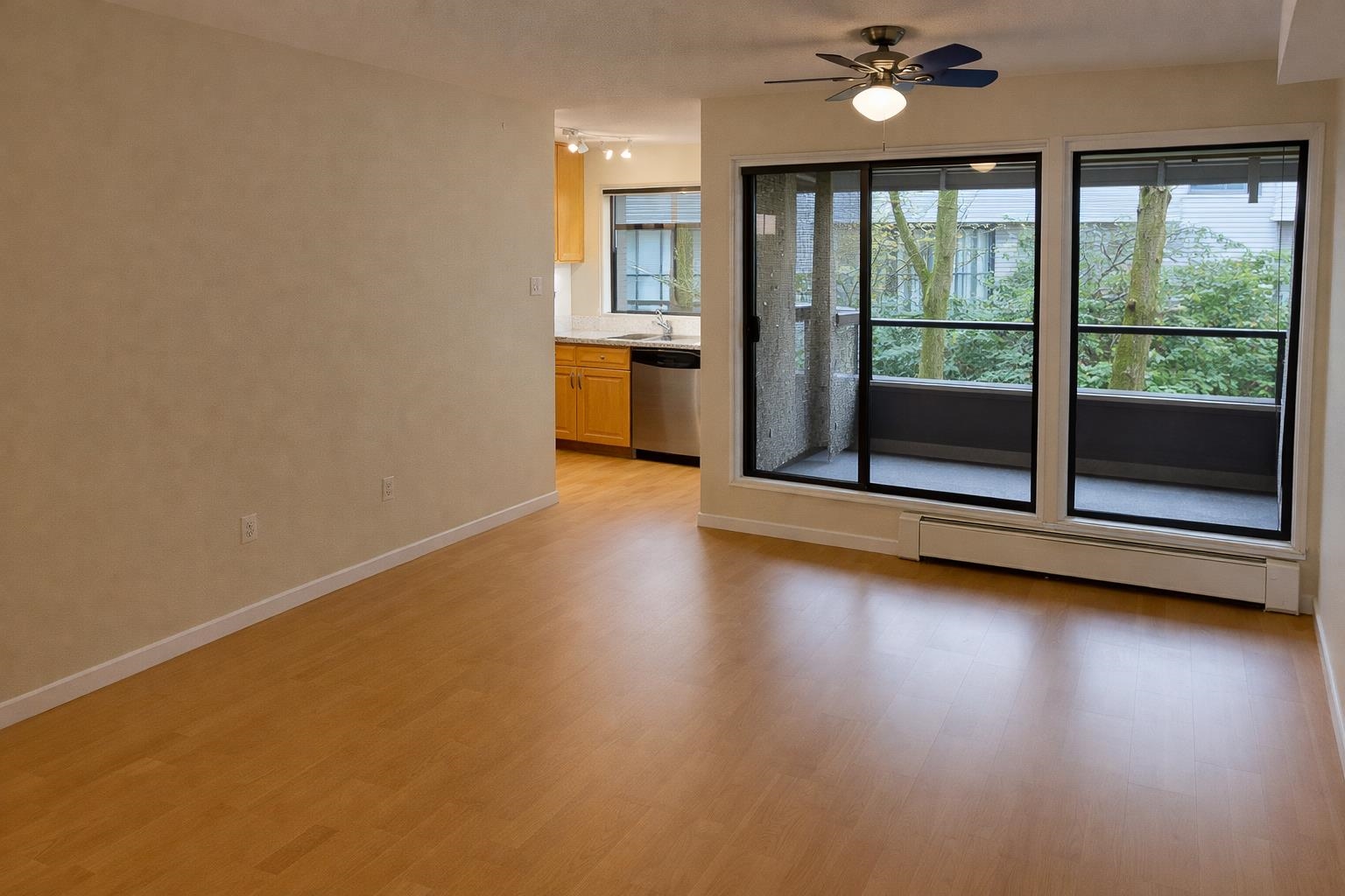 105 8460 ACKROYD ROAD Unit: 105