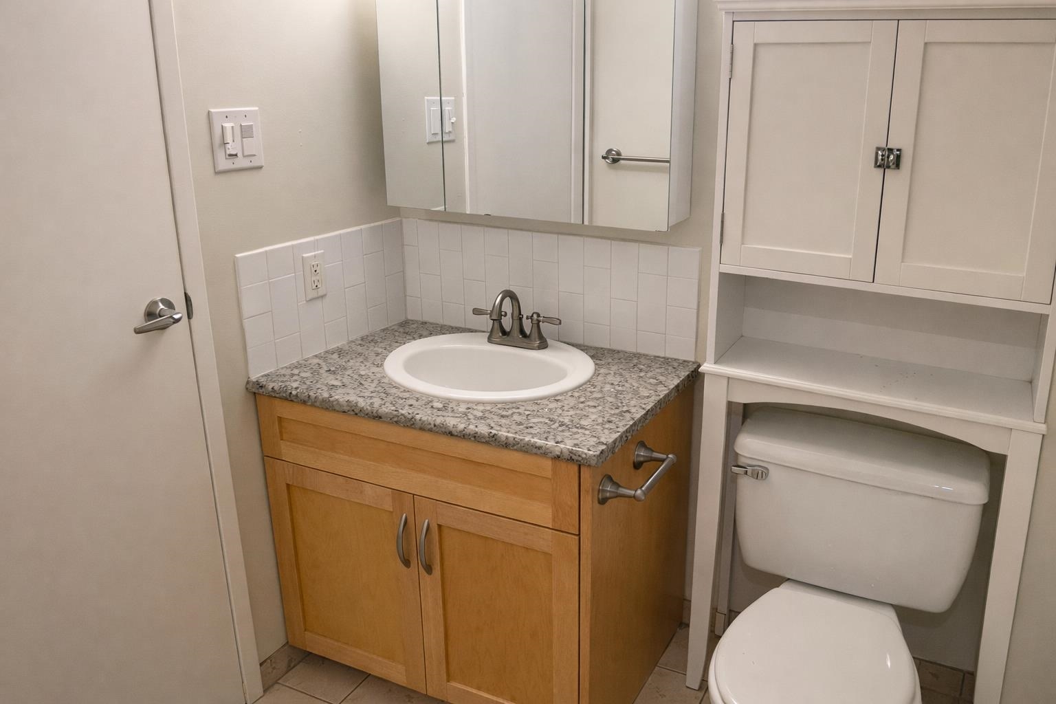 105 8460 ACKROYD ROAD Unit: 105