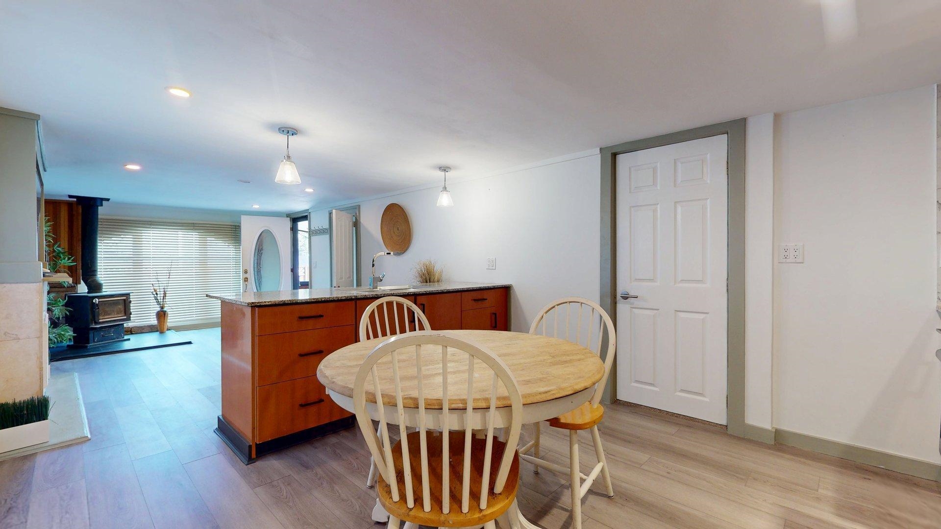 20 40022 GOVERNMENT ROAD Unit: 20