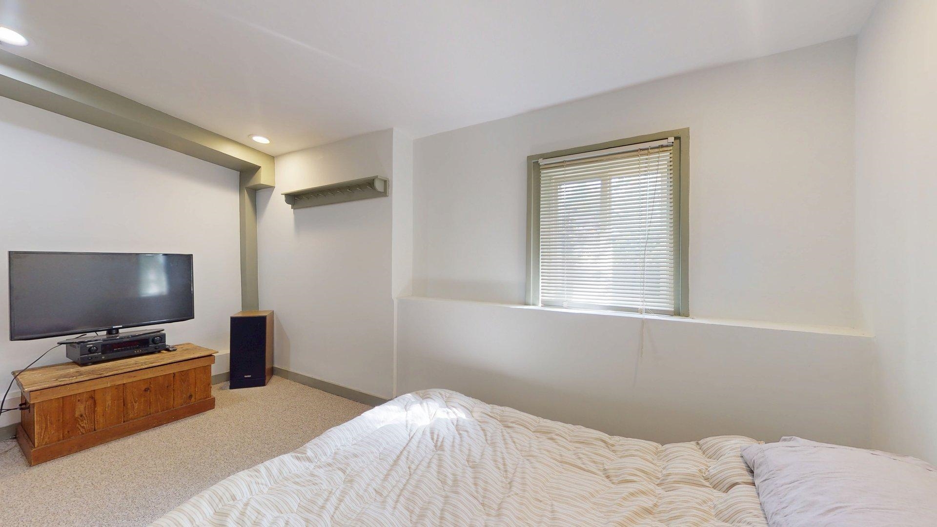 20 40022 GOVERNMENT ROAD Unit: 20